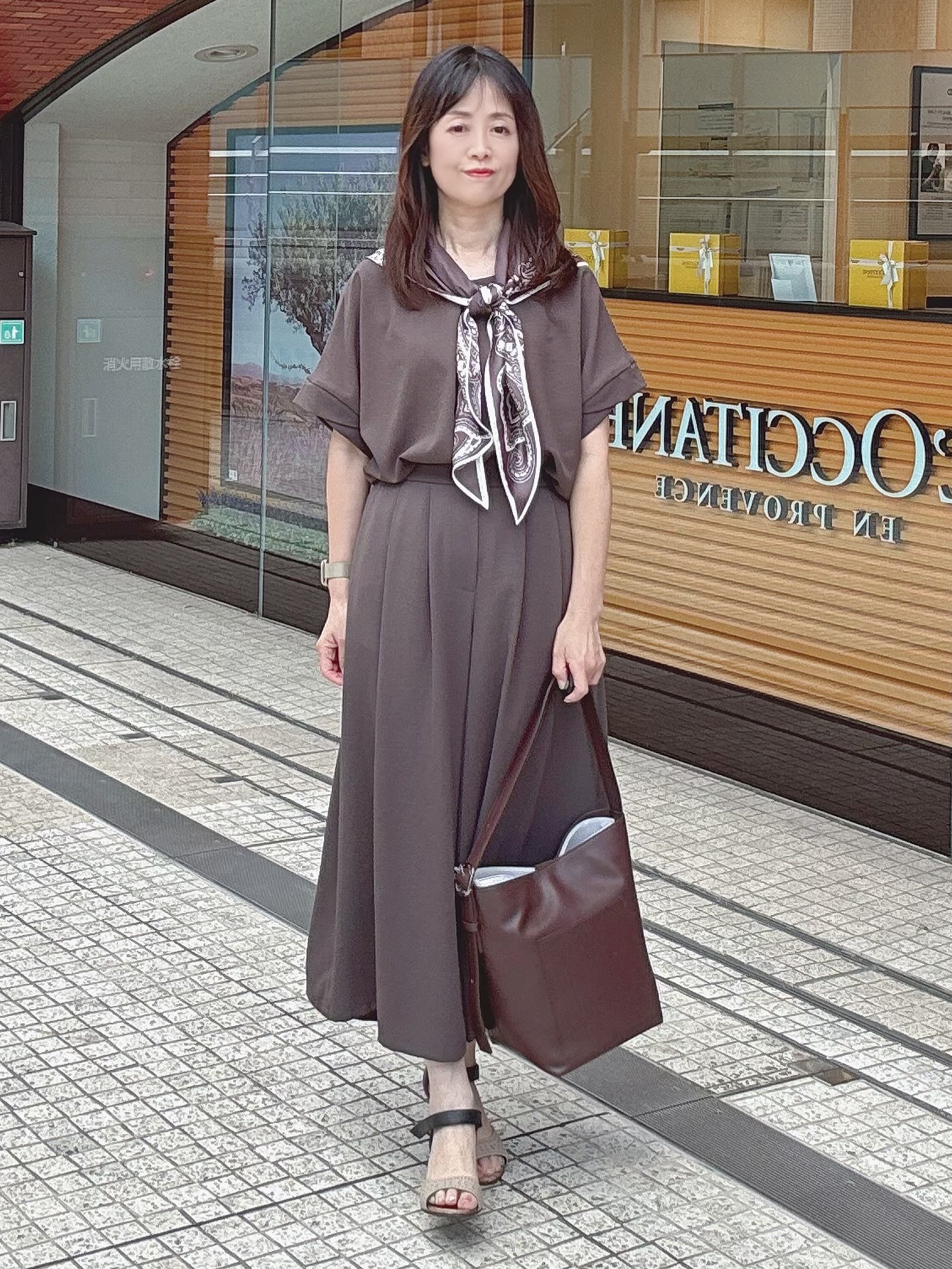 makiさんの「UNTITLED｜【セットアップ可/UVカット/前後2WAY】リラクシーフレンチスリーブブラウス」を使ったコーディネート