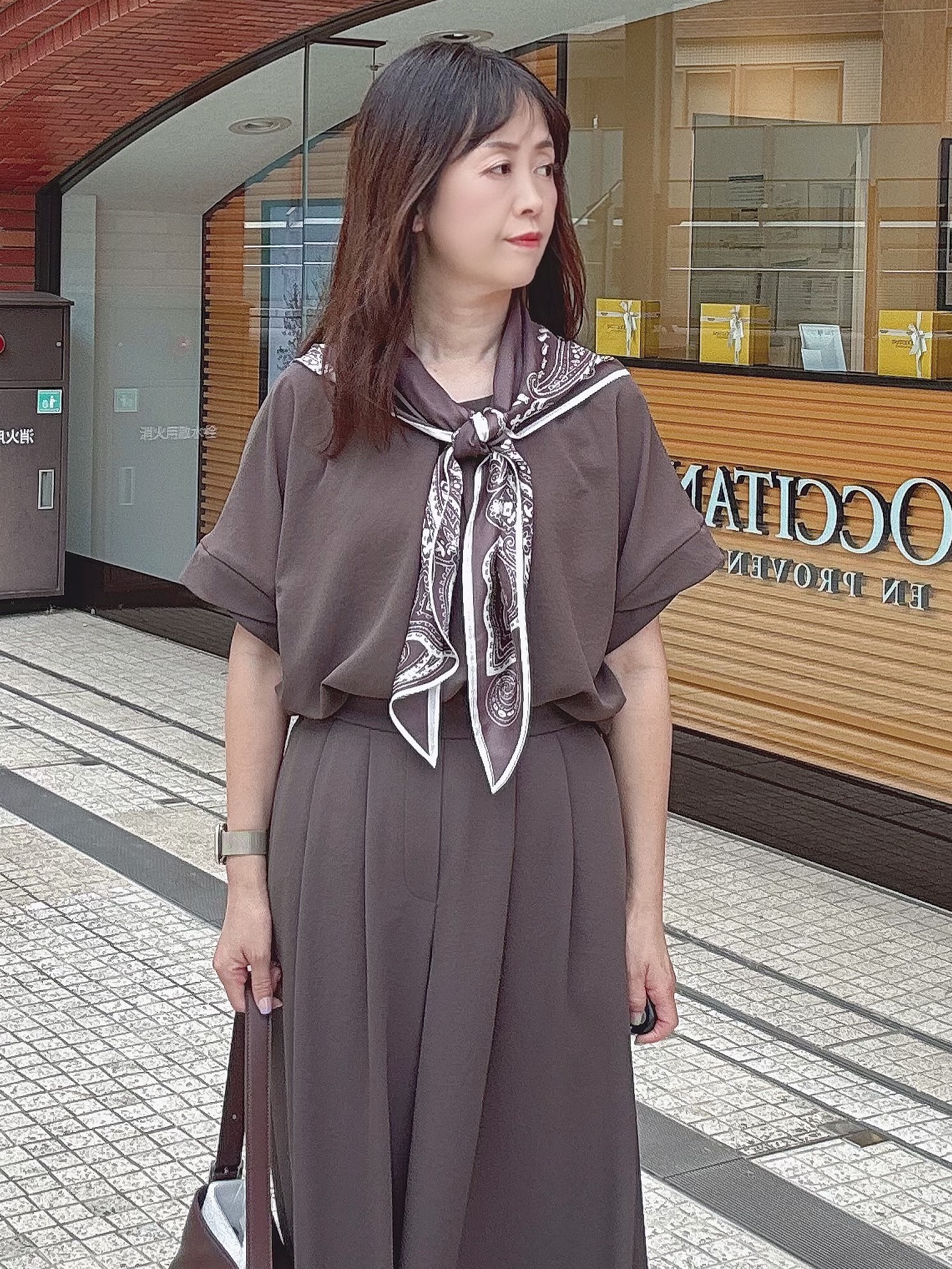 makiさんの「UNTITLED｜【セットアップ可/UVカット/前後2WAY】リラクシーフレンチスリーブブラウス」を使ったコーディネート