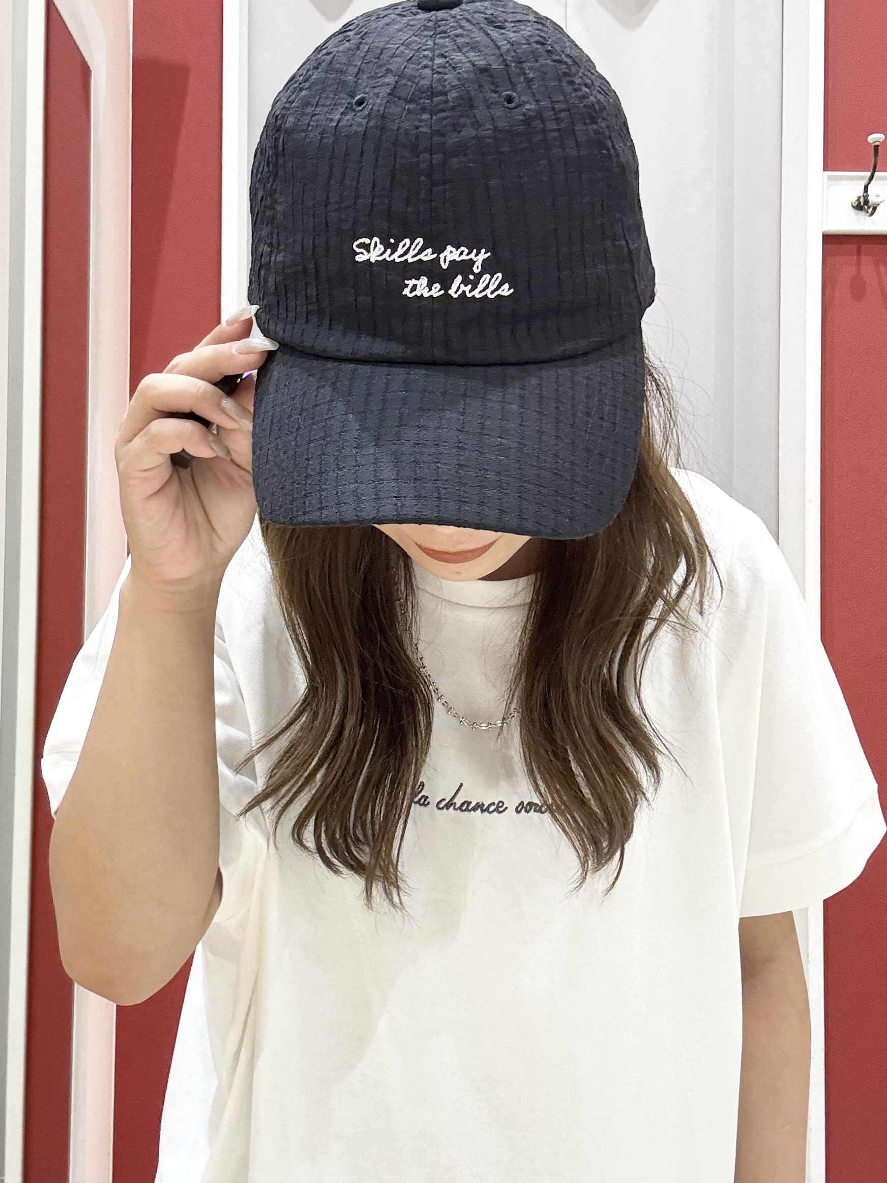 shioさんの「SHOO･LA･RUE｜【汗じみ防止/S-LL/体型カバー/洗濯機可】汗じみが気になりにくい 大人の刺繍ロゴTシャツ」を使ったコーディネート