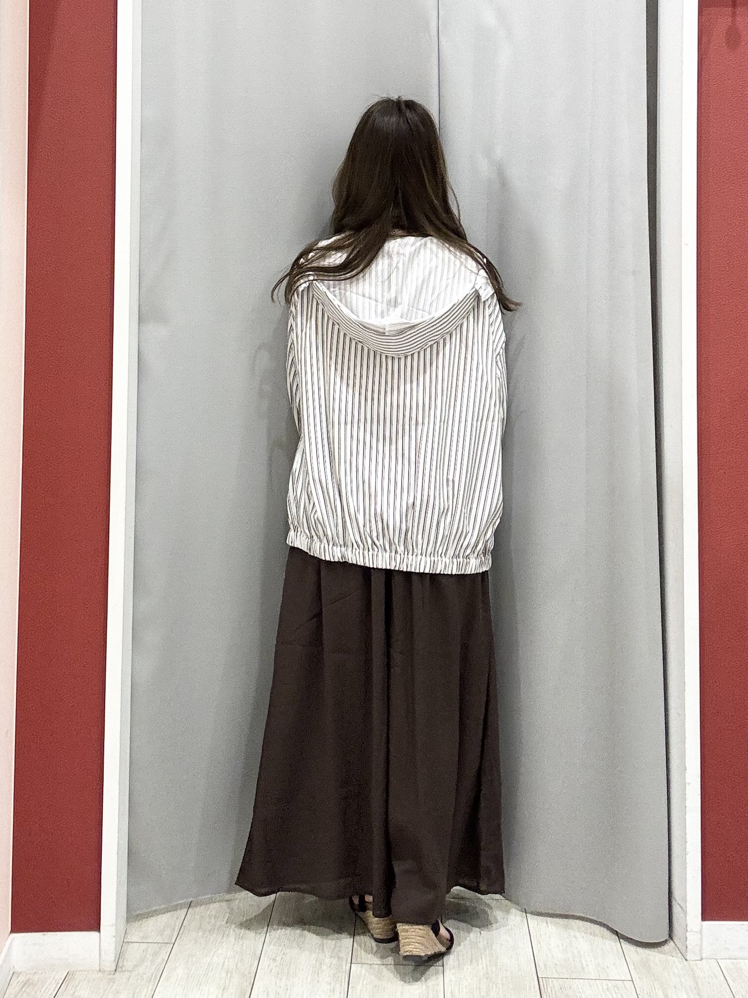 shioさんの「SHOO･LA･RUE｜【洗濯後しわになりにくい/S-LL】お顔も手の甲もしっかりカバー　日よけ・指穴付きUVパーカ」を使ったコーディネート