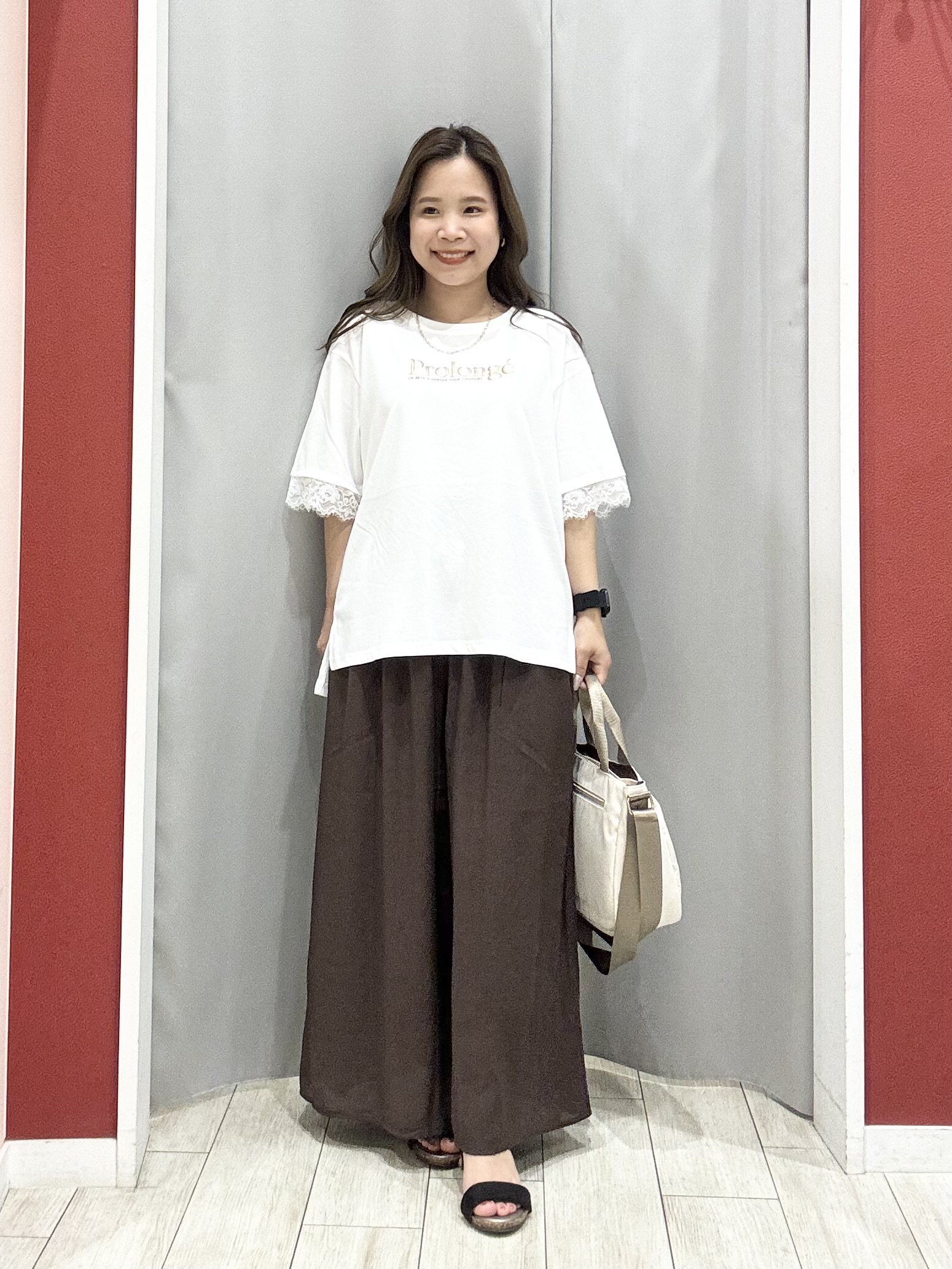 shioさんの「SHOO･LA･RUE｜【洗濯後しわになりにくい/S-LL】お顔も手の甲もしっかりカバー　日よけ・指穴付きUVパーカ」を使ったコーディネート
