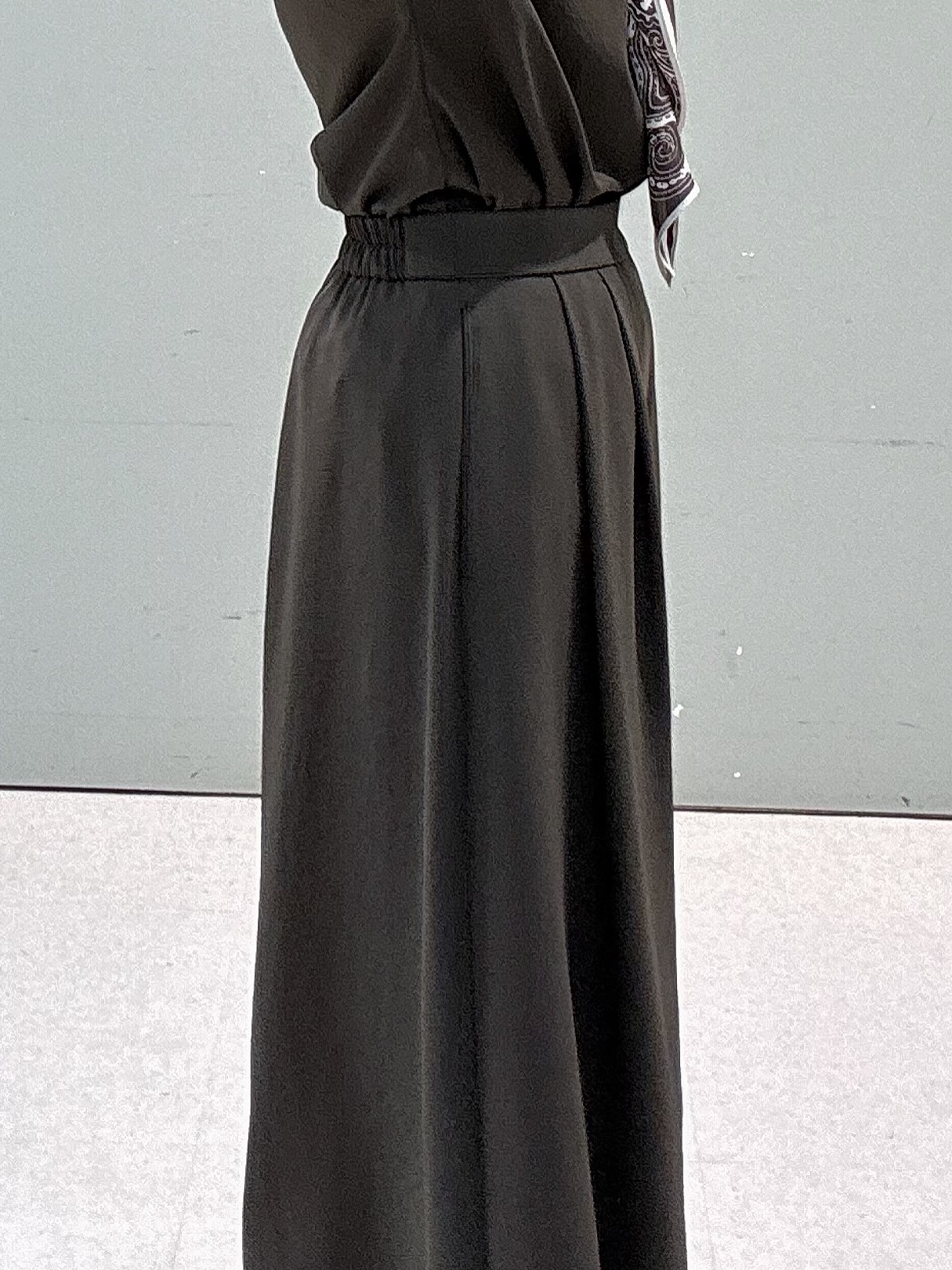 makiさんの「UNTITLED｜【セットアップ可/UVカット/前後2WAY】リラクシーフレンチスリーブブラウス」を使ったコーディネート