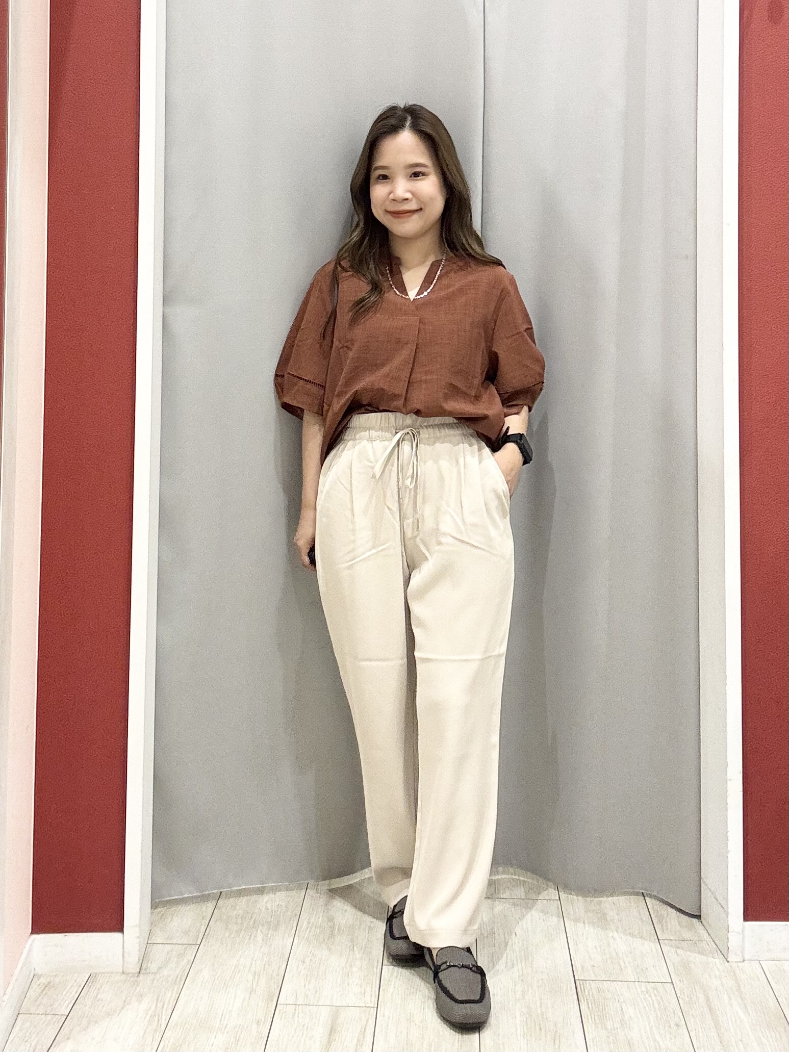 shioさんの「SHOO･LA･RUE｜【洗濯後しわになりにくい/インせずきまる】シンプルだけど女性らしい 麻調スキッパーブラウス」を使ったコーディネート