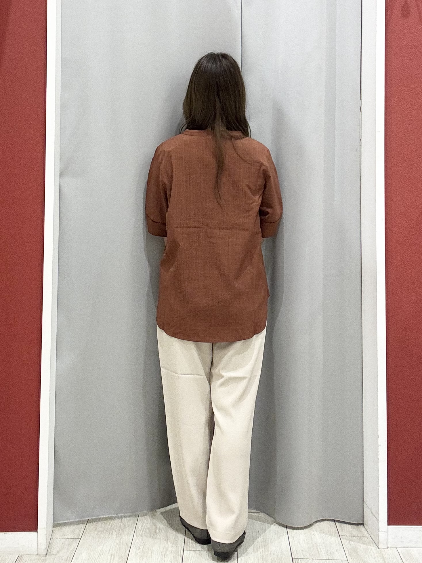 shioさんの「SHOO･LA･RUE｜【洗濯後しわになりにくい/インせずきまる】シンプルだけど女性らしい 麻調スキッパーブラウス」を使ったコーディネート