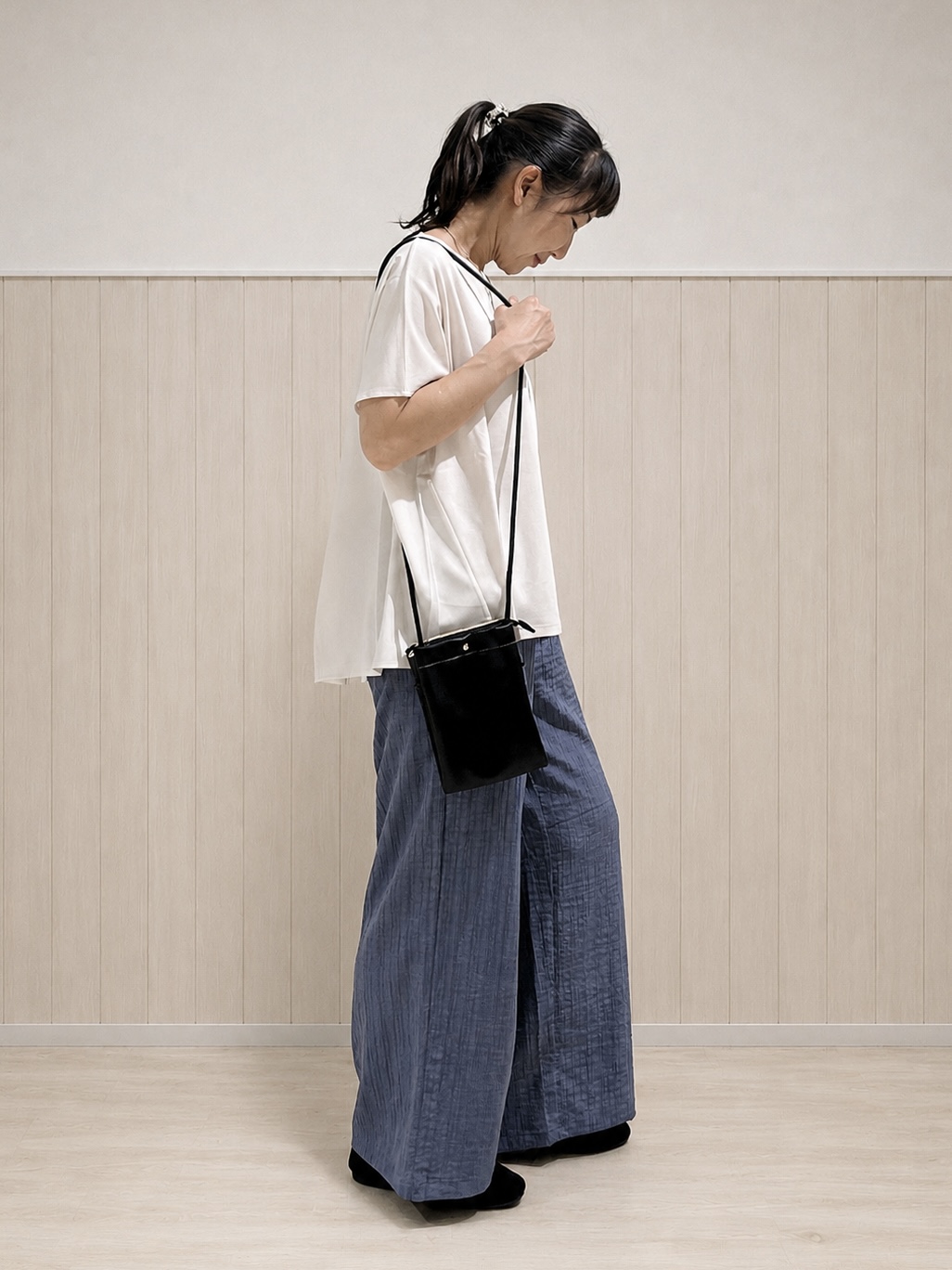 まつみさんの「SHOO･LA･RUE｜【体型カバー/S-LL】後ろ姿も映える 異素材ドッキングトップス」を使ったコーディネート