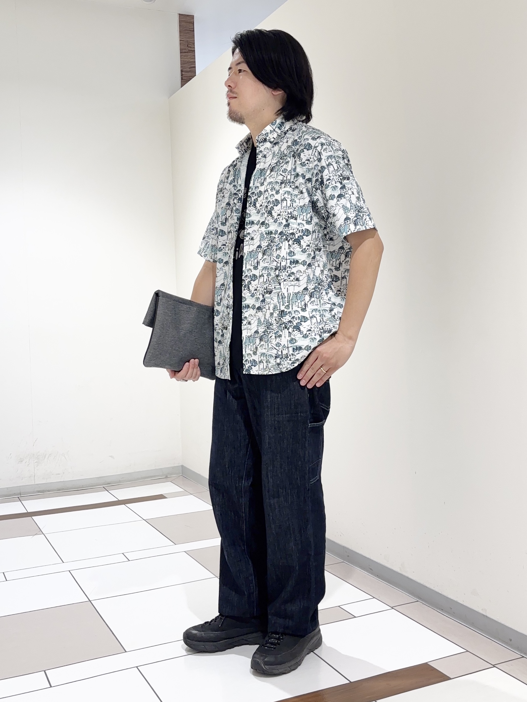 及川さんの「TAKEO KIKUCHI｜【日本製】DotAir（R）リゾートプリント半袖シャツ」を使ったコーディネート