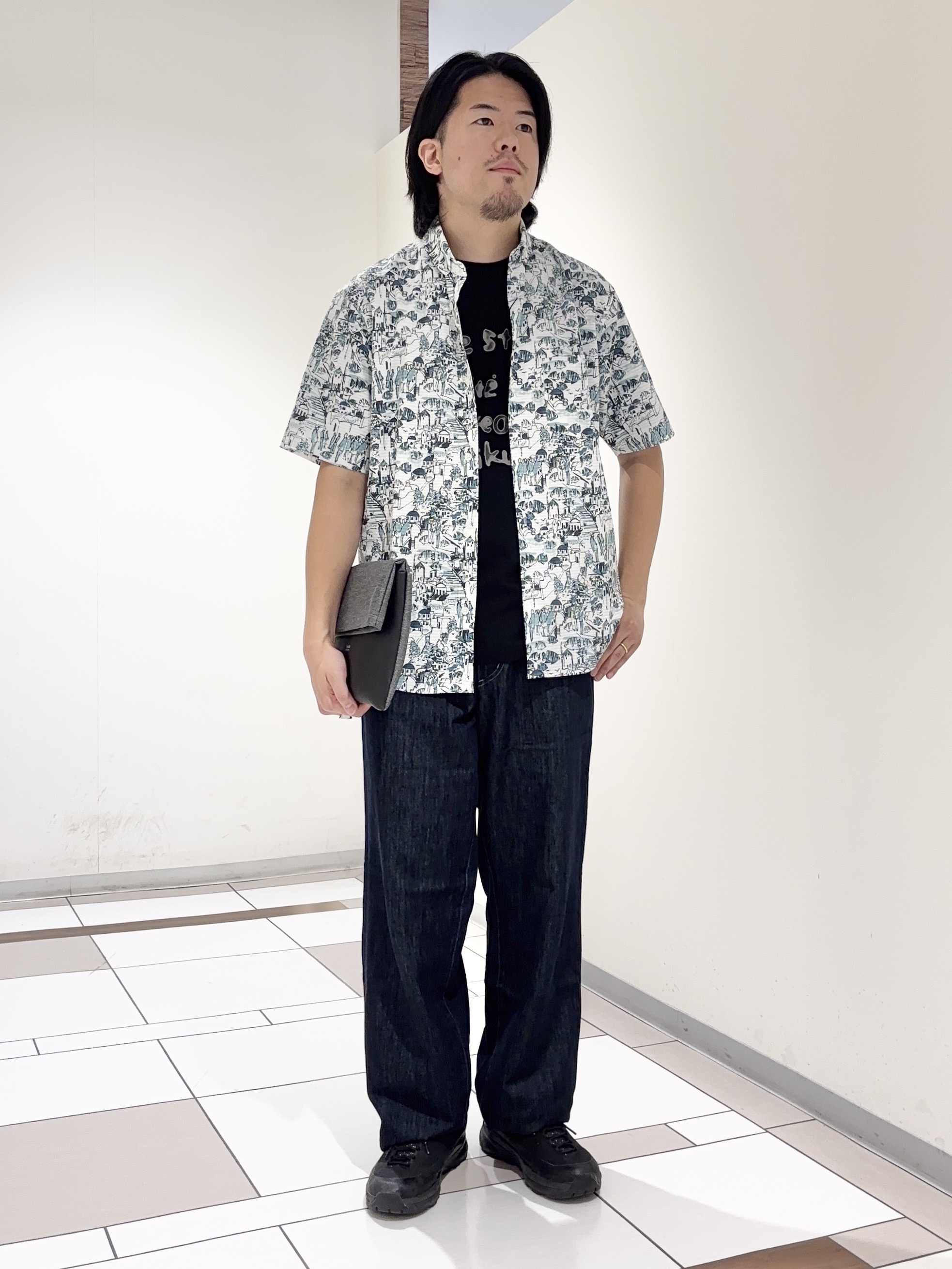 及川さんの「TAKEO KIKUCHI｜【日本製】DotAir（R）リゾートプリント半袖シャツ」を使ったコーディネート