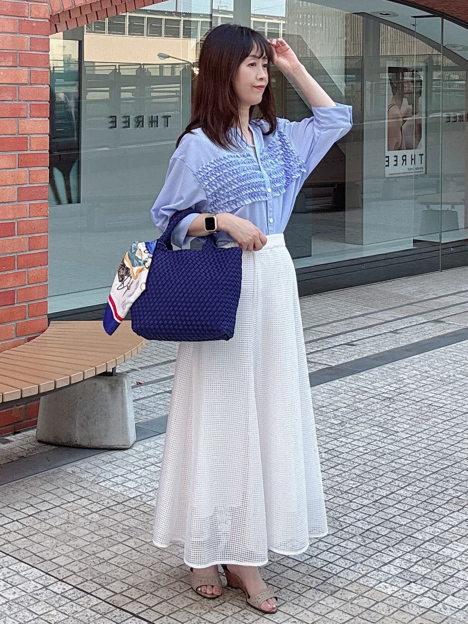 makiさんの「UNTITLED｜【接触冷感/通気性/洗える】フロントフリルブラウス」を使ったコーディネート
