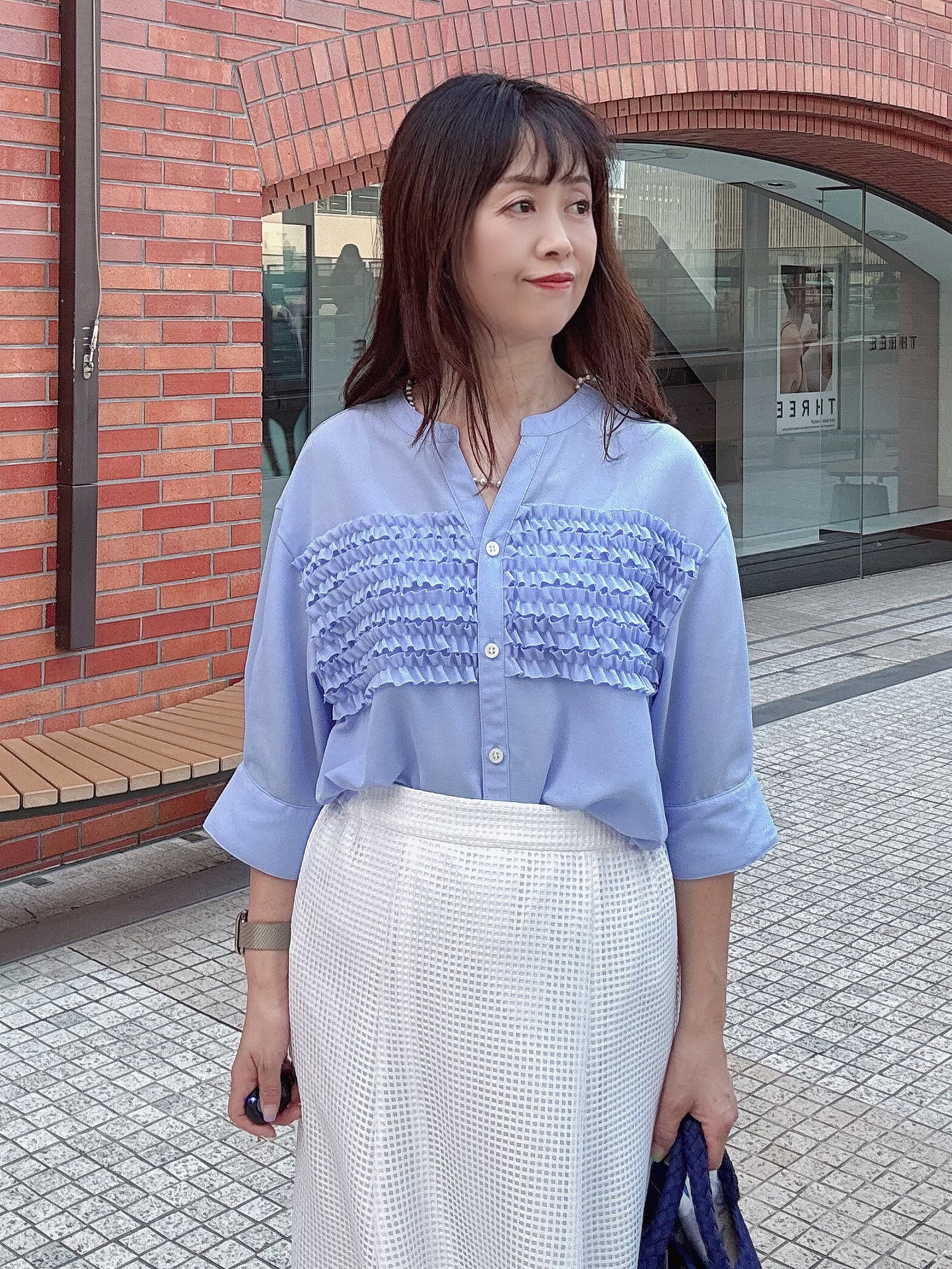 makiさんの「UNTITLED｜【接触冷感/通気性/洗える】フロントフリルブラウス」を使ったコーディネート