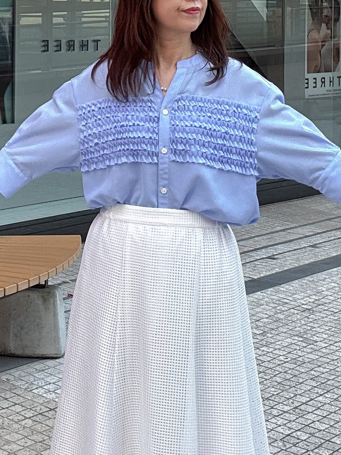 makiさんの「UNTITLED｜【接触冷感/通気性/洗える】フロントフリルブラウス」を使ったコーディネート