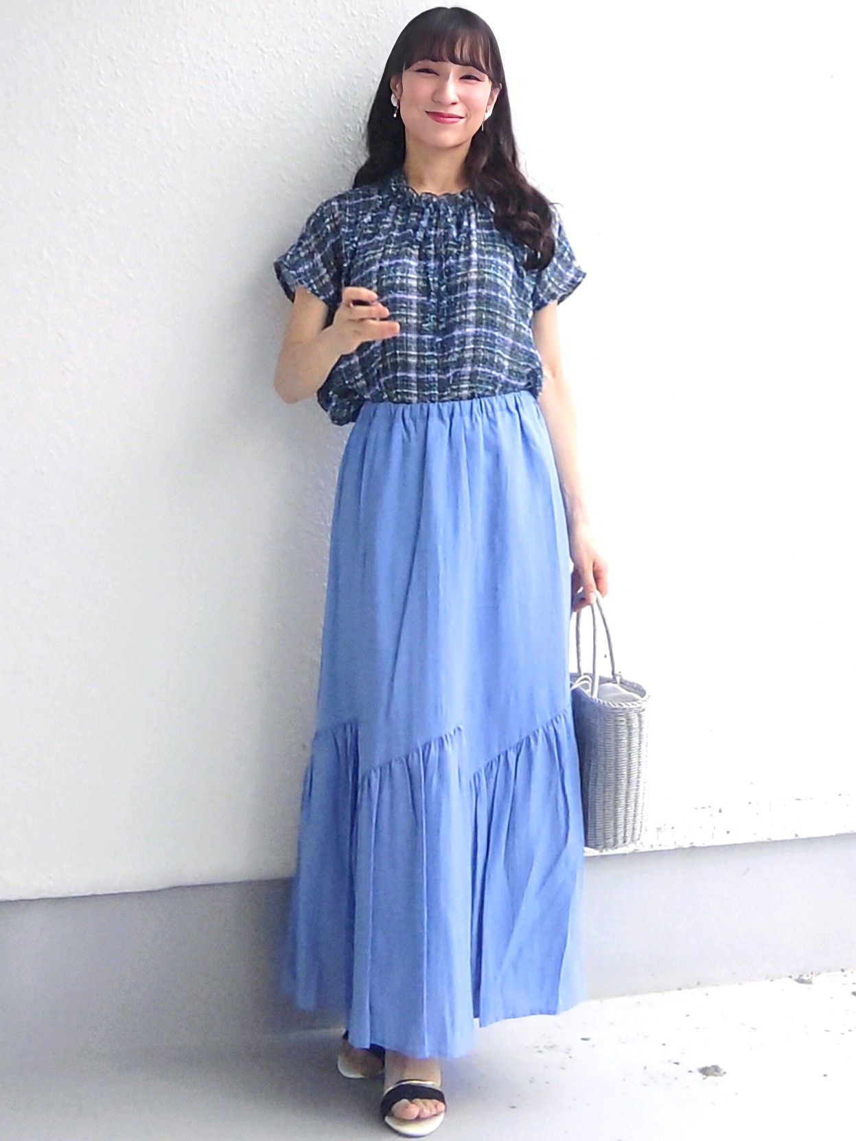 keinaさんの「SunaUna｜チェック柄フリルブラウス」を使ったコーディネート
