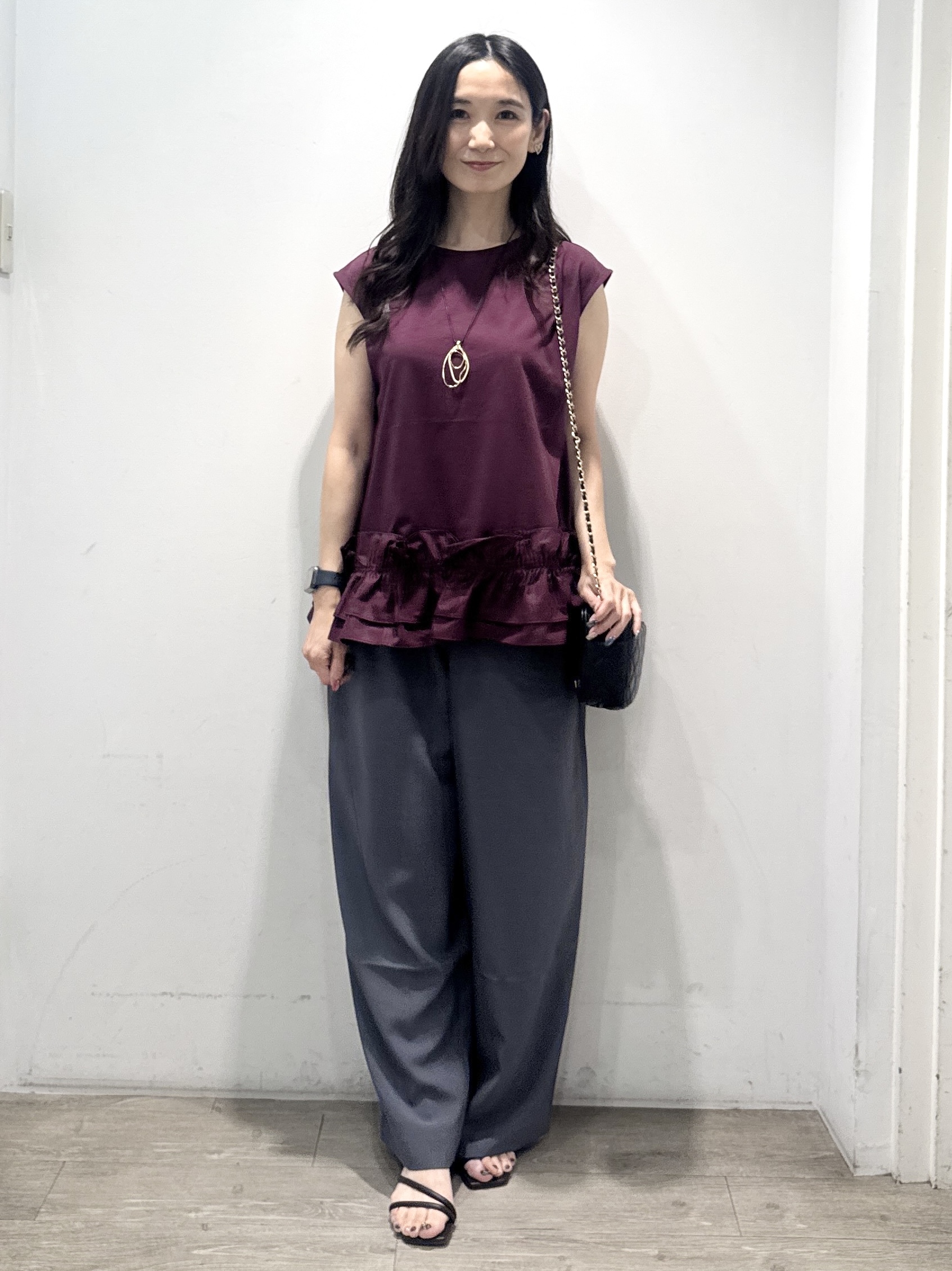 yuicciさんの「OPAQUE.CLIP｜裾フリルドッキングカットソー【洗濯機OK】」を使ったコーディネート