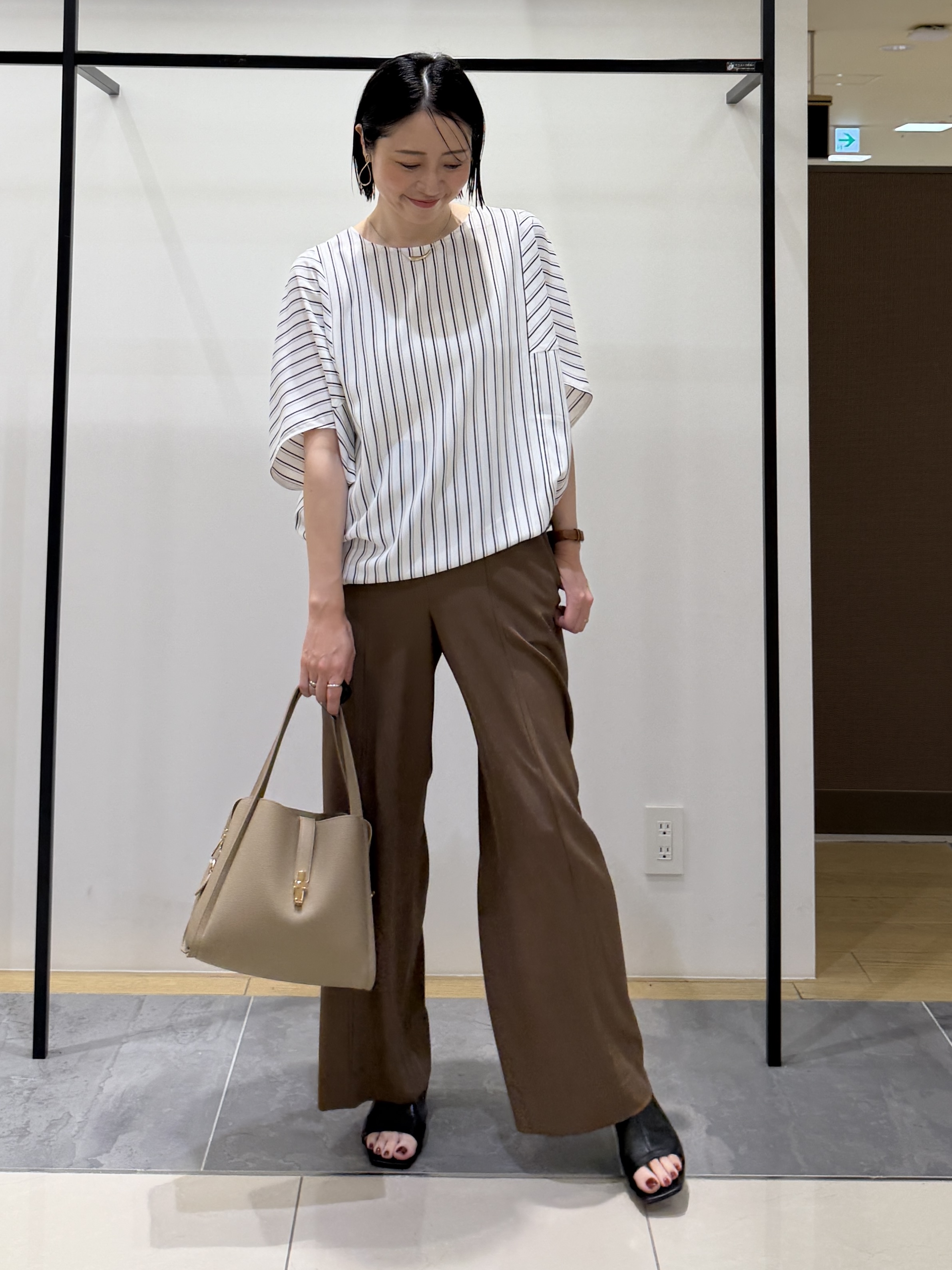 shihoさんの「INDIVI｜【UVケア／接触冷感】ジョーゼットドルマンブラウス」を使ったコーディネート