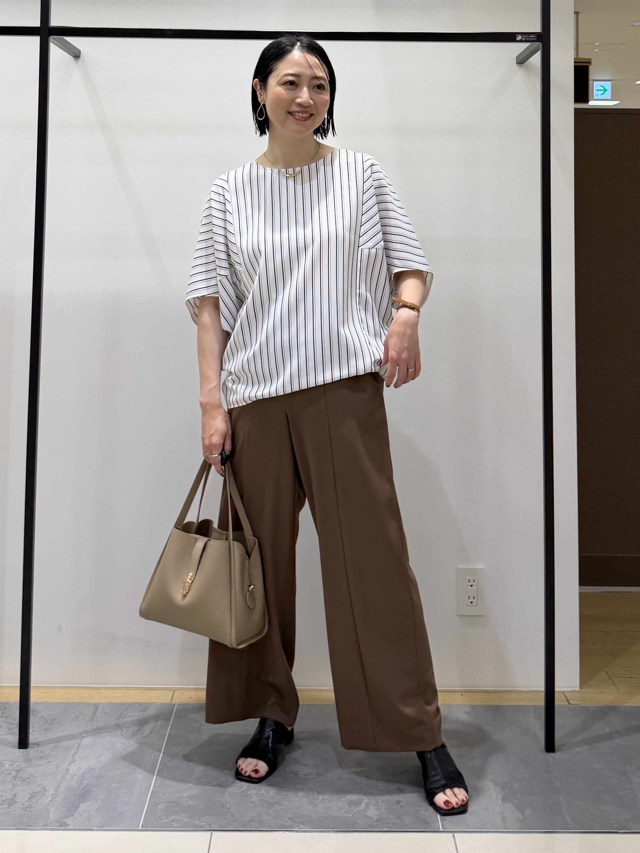 shihoさんの「INDIVI｜【UVケア／接触冷感】ジョーゼットドルマンブラウス」を使ったコーディネート