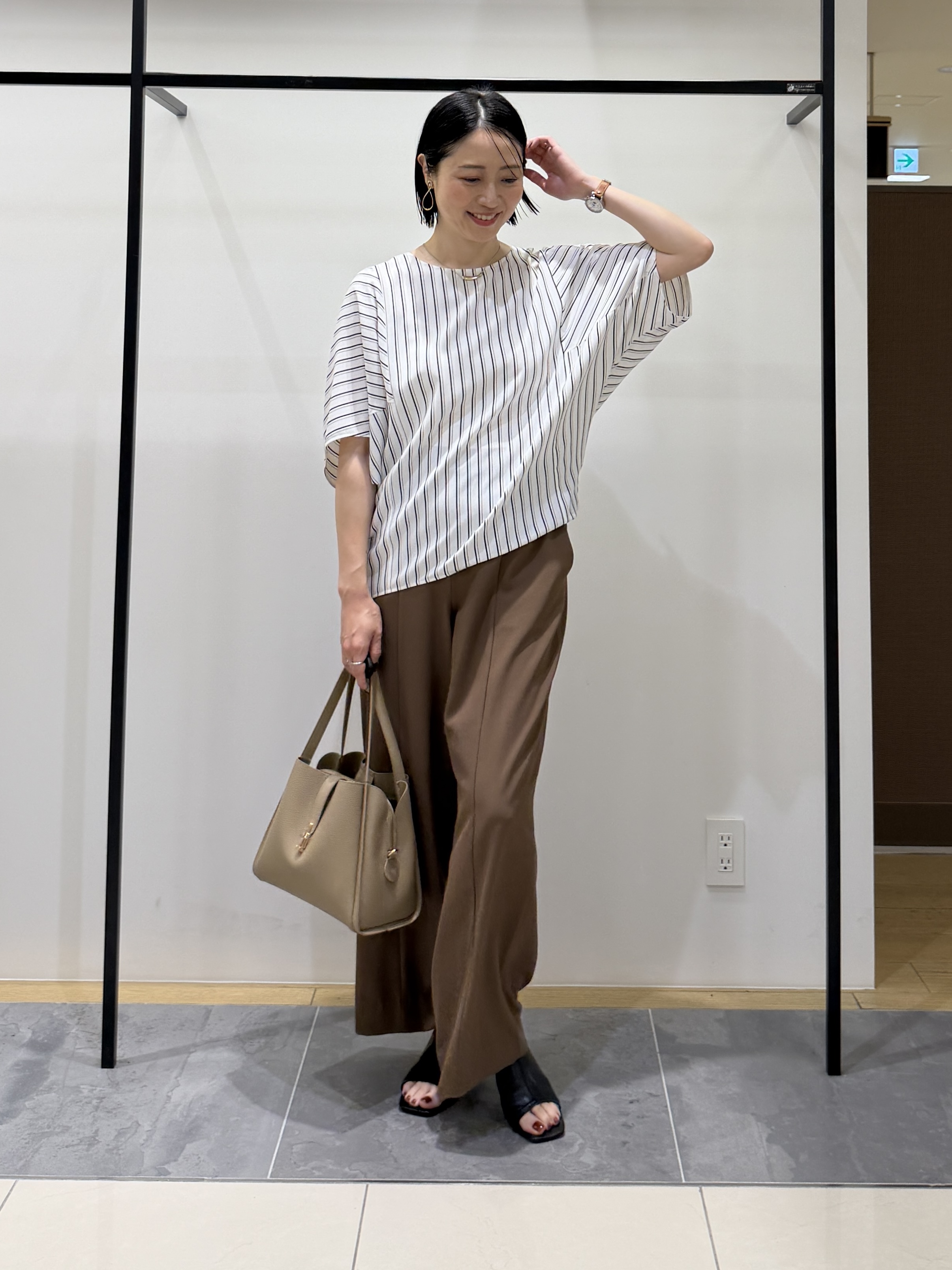 shihoさんの「INDIVI｜【UVケア／接触冷感】ジョーゼットドルマンブラウス」を使ったコーディネート