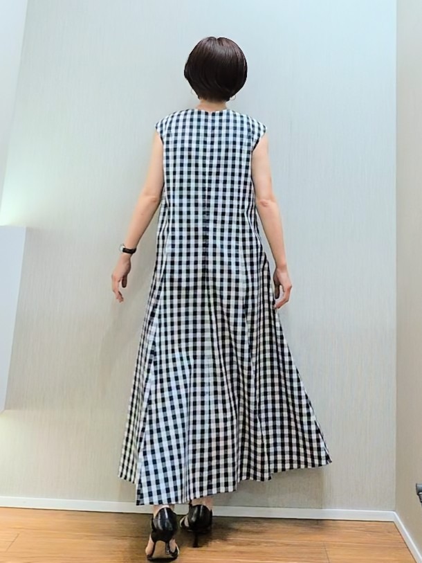 ミズタさんの「UNTITLED｜【秋映え】ギンガムチェックワンピース」を使ったコーディネート
