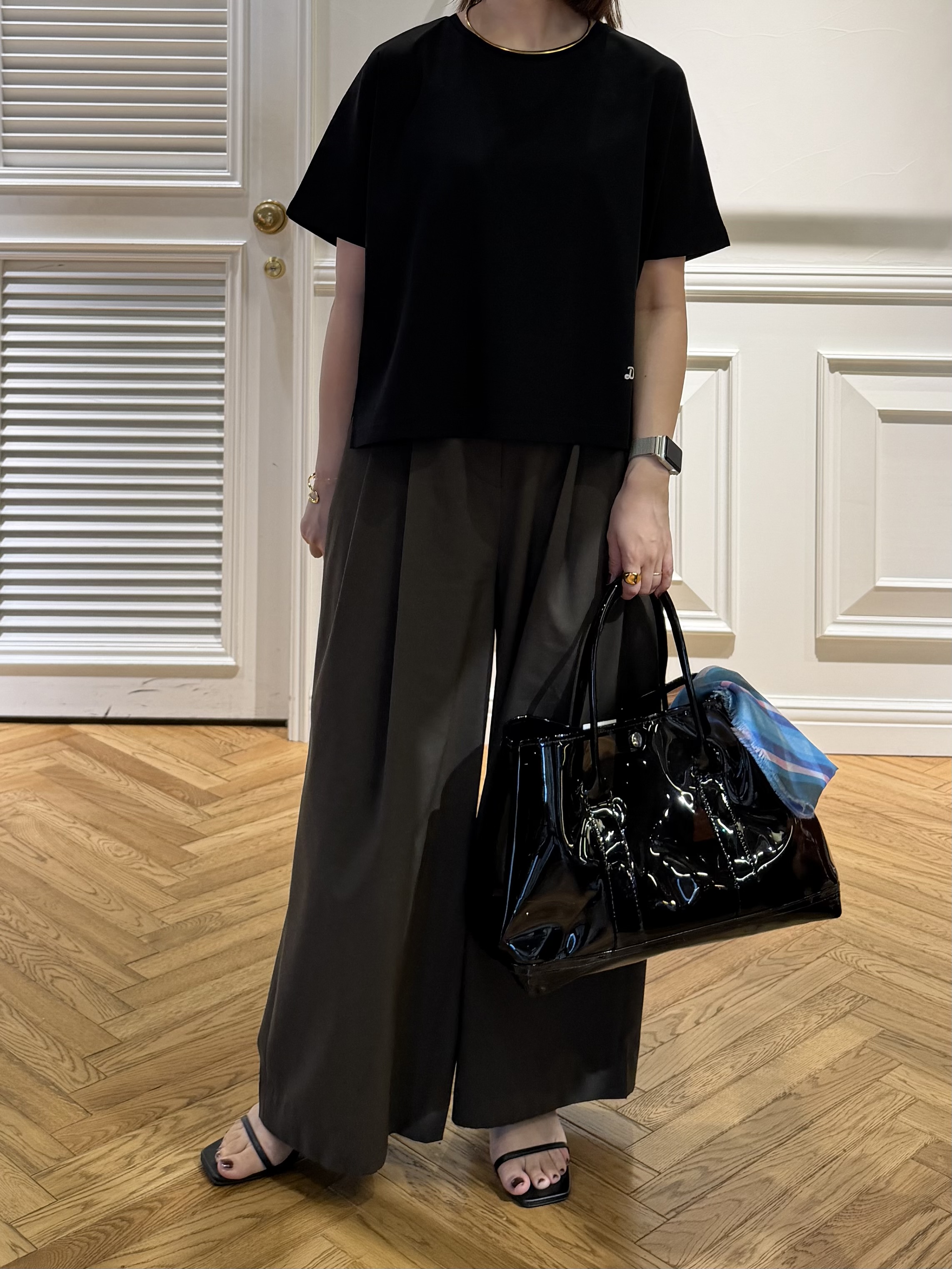 つじ まこさんの「DRESSTERIOR｜【接触冷感／抗菌防臭／消臭】アイスクリアコットンドルマンTシャツ」を使ったコーディネート