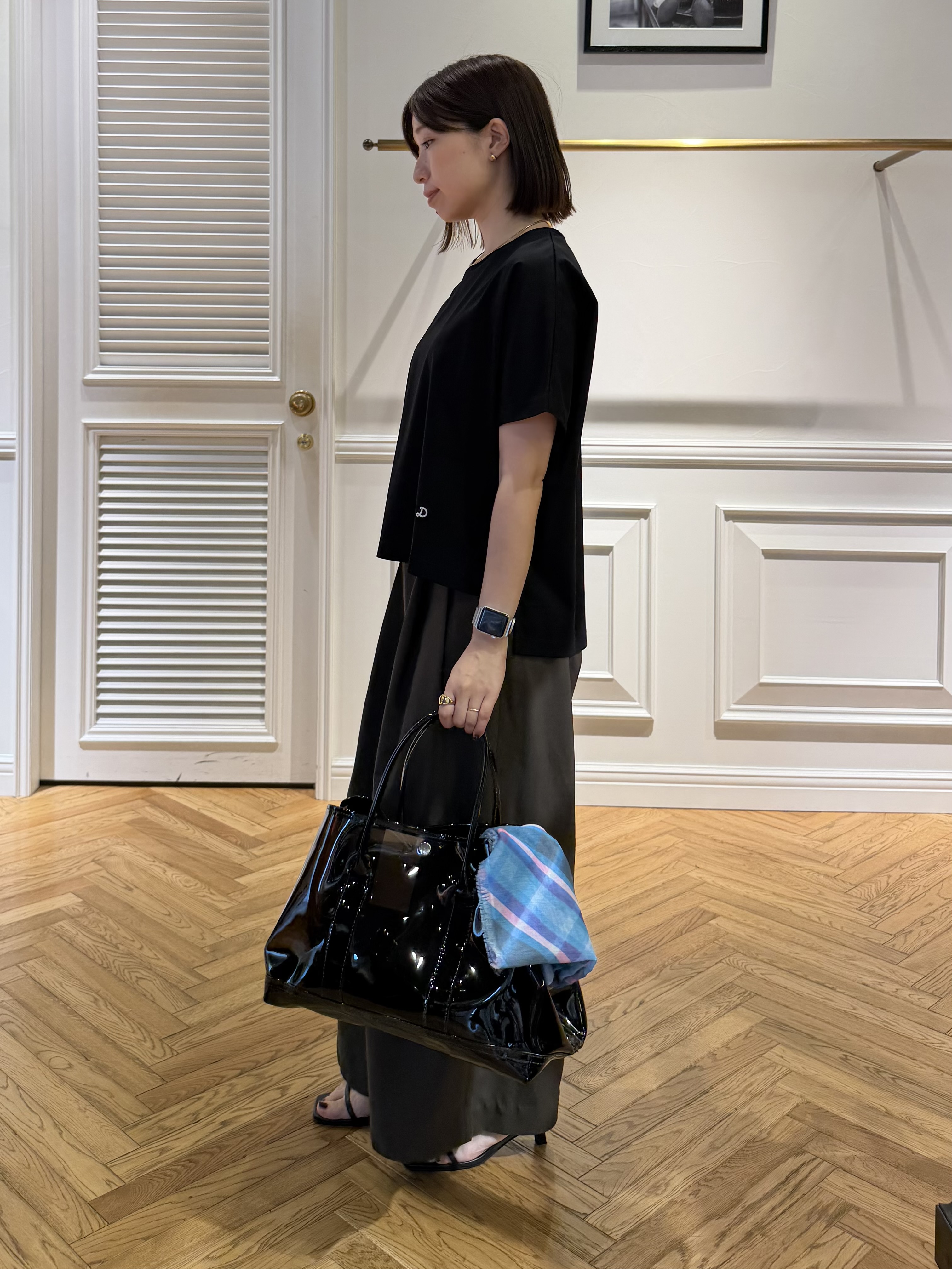 つじ まこさんの「DRESSTERIOR｜【接触冷感／抗菌防臭／消臭】アイスクリアコットンドルマンTシャツ」を使ったコーディネート