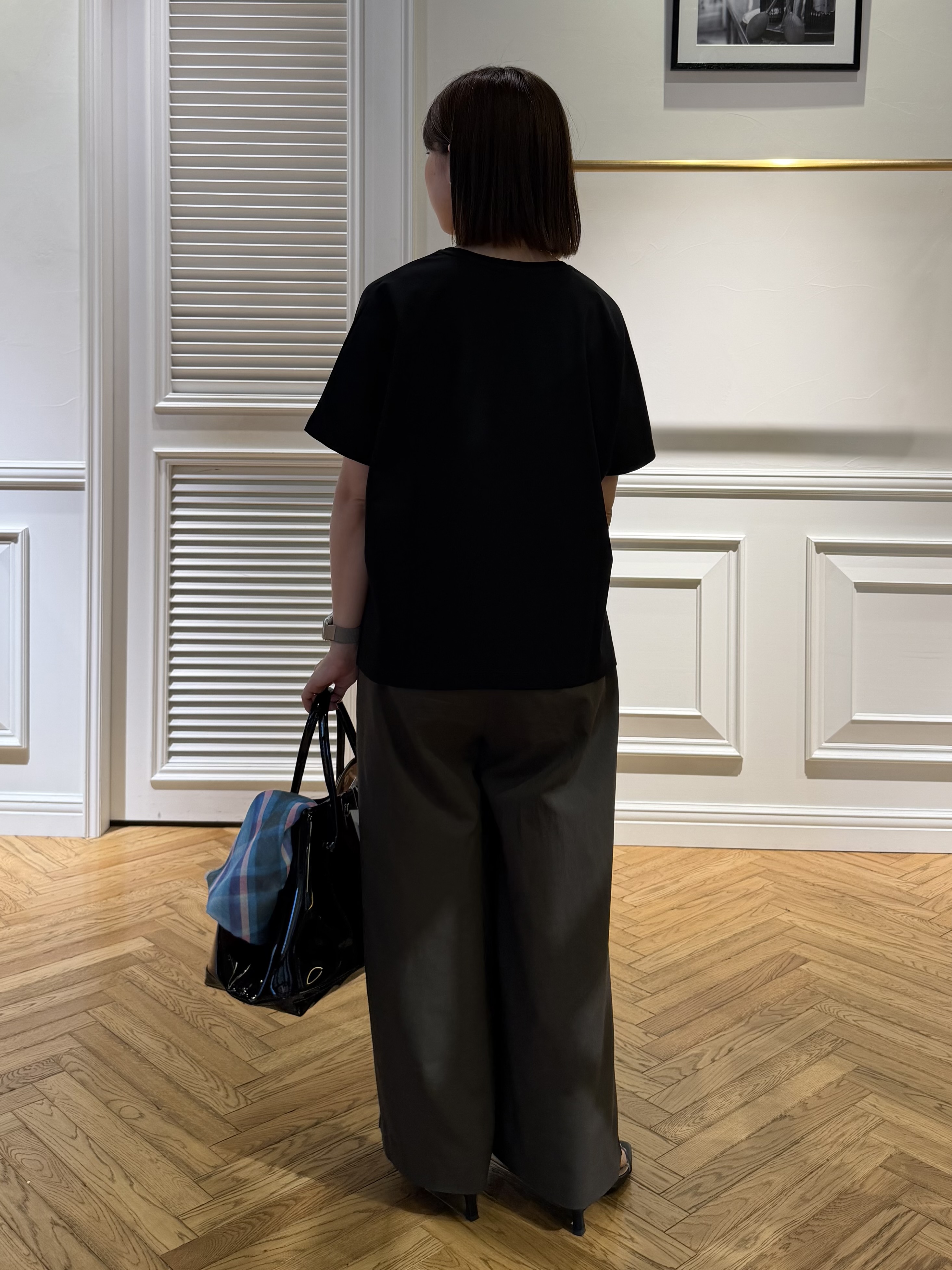 つじ まこさんの「DRESSTERIOR｜【接触冷感／抗菌防臭／消臭】アイスクリアコットンドルマンTシャツ」を使ったコーディネート
