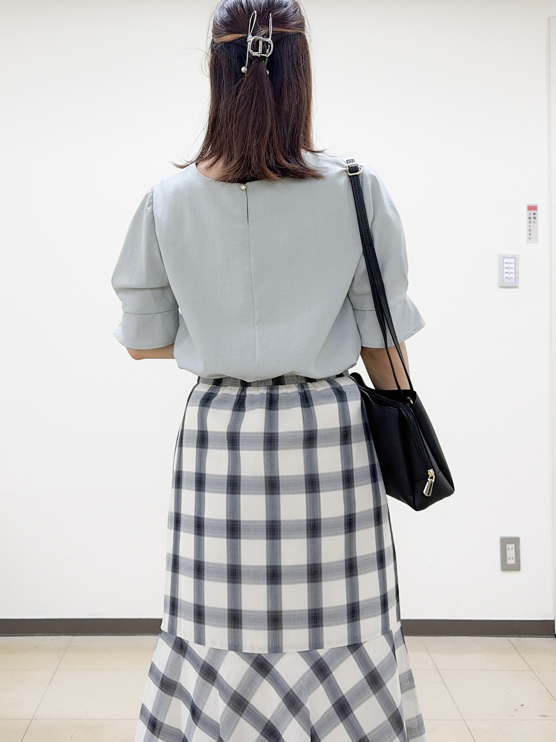 yurinaさんの「index｜【接触冷感／吸水速乾】タックパフスリーブブラウス《防シワ／洗濯機OK／XS～3L／8col》」を使ったコーディネート