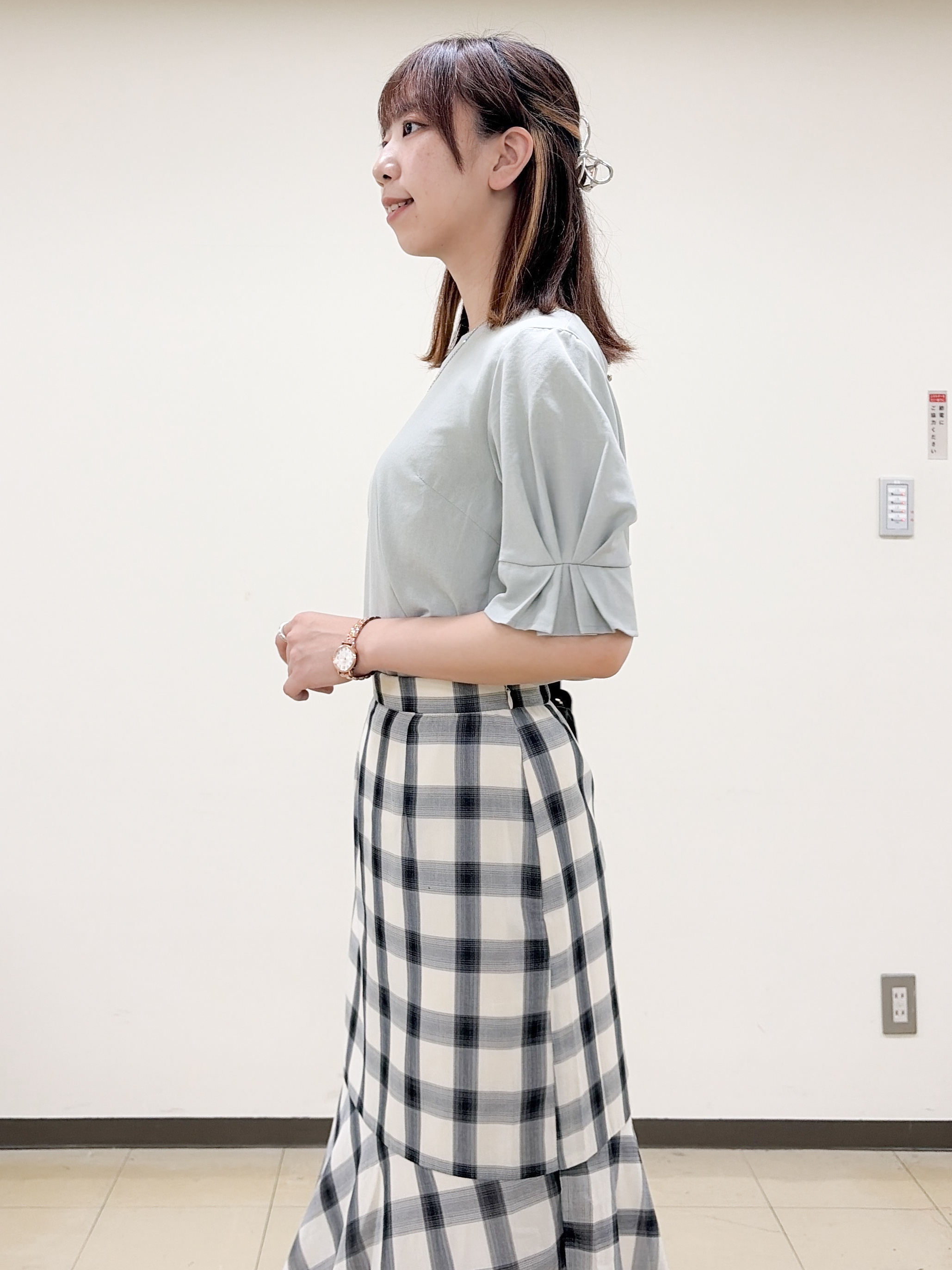yurinaさんの「index｜【接触冷感／吸水速乾】タックパフスリーブブラウス《防シワ／洗濯機OK／XS～3L／8col》」を使ったコーディネート