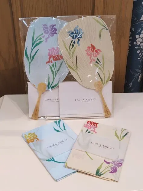 mika（55082） | LAURA ASHLEY（新宿京王ローラアシュレイ）| ワールド