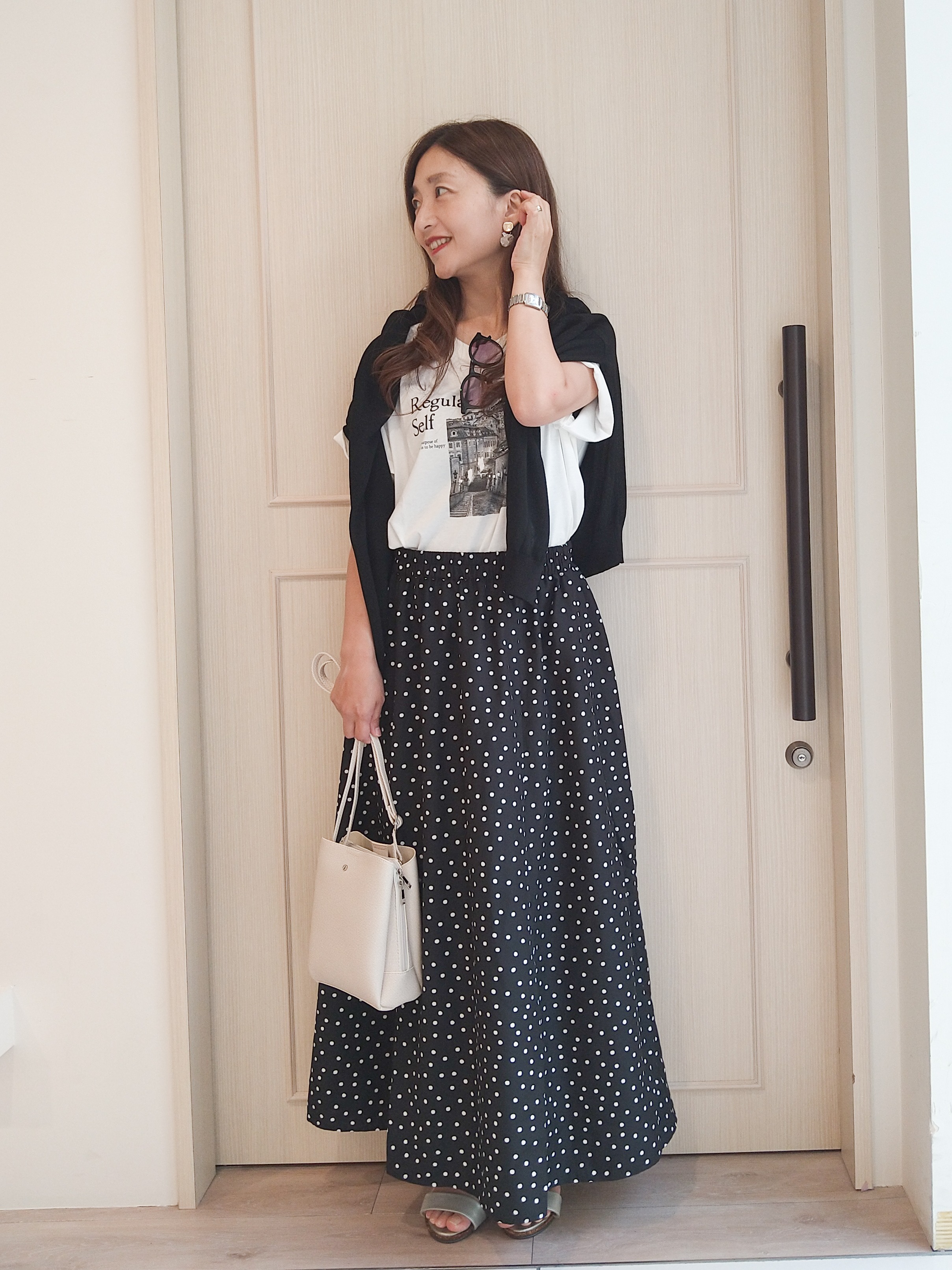 mi-saさんの「SHOO･LA･RUE｜【洗濯機可/S-LL】配色シフォン襟でサマ見え 上品シアーカーディガン」を使ったコーディネート