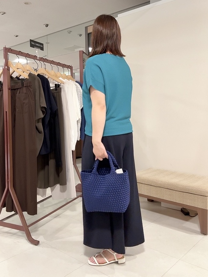 YUIさんの「UNTITLED｜【11色展開/体型カバー】前後2WAYフレンチスリーブニット」を使ったコーディネート