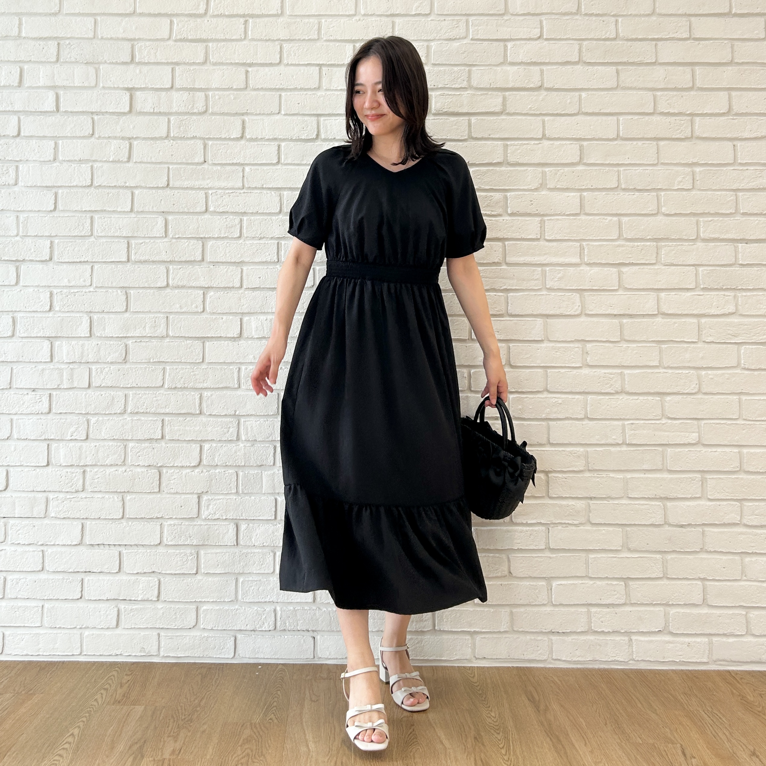 shinoさんの「Couture brooch｜【上品な透け感】ダブルパール調釦 愛されシアーカーディガン」を使ったコーディネート