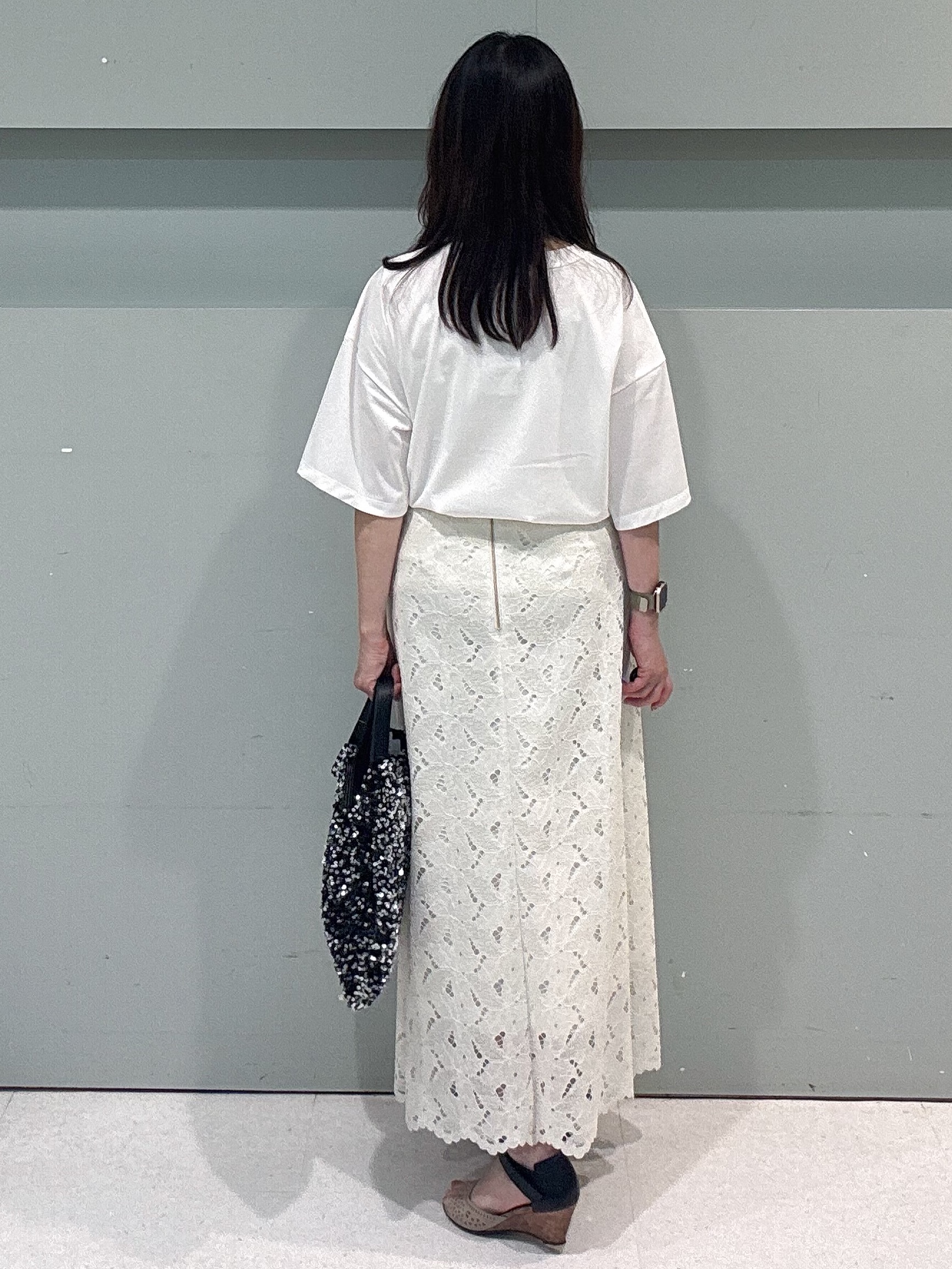 makiさんの「UNTITLED｜【秋のきれいめ服/セットアップ可】リーフレースロングスカート」を使ったコーディネート
