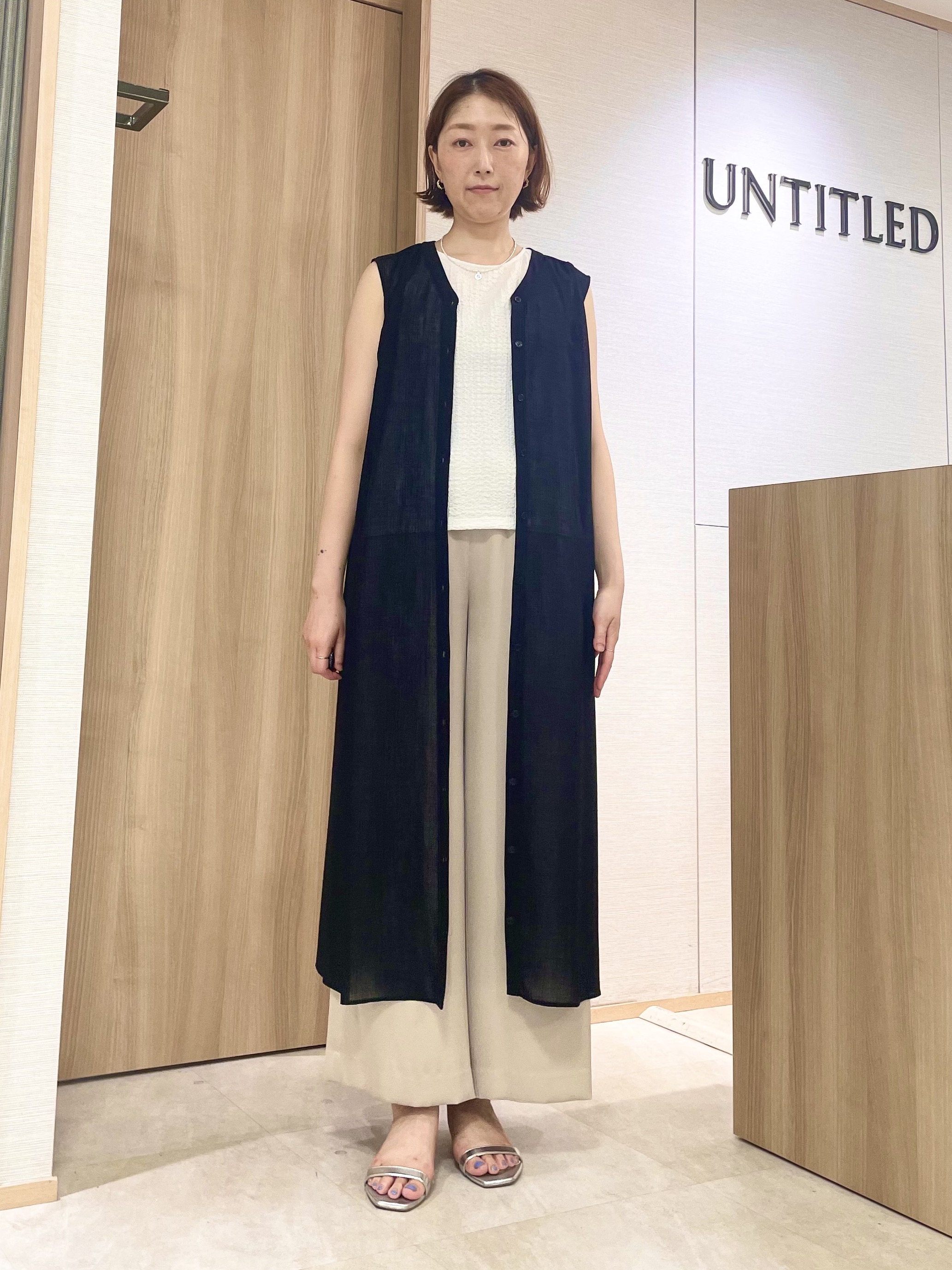 aliceさんの「UNTITLED｜【秋映え/ジレとしても〇】シアーVネックワンピース」を使ったコーディネート
