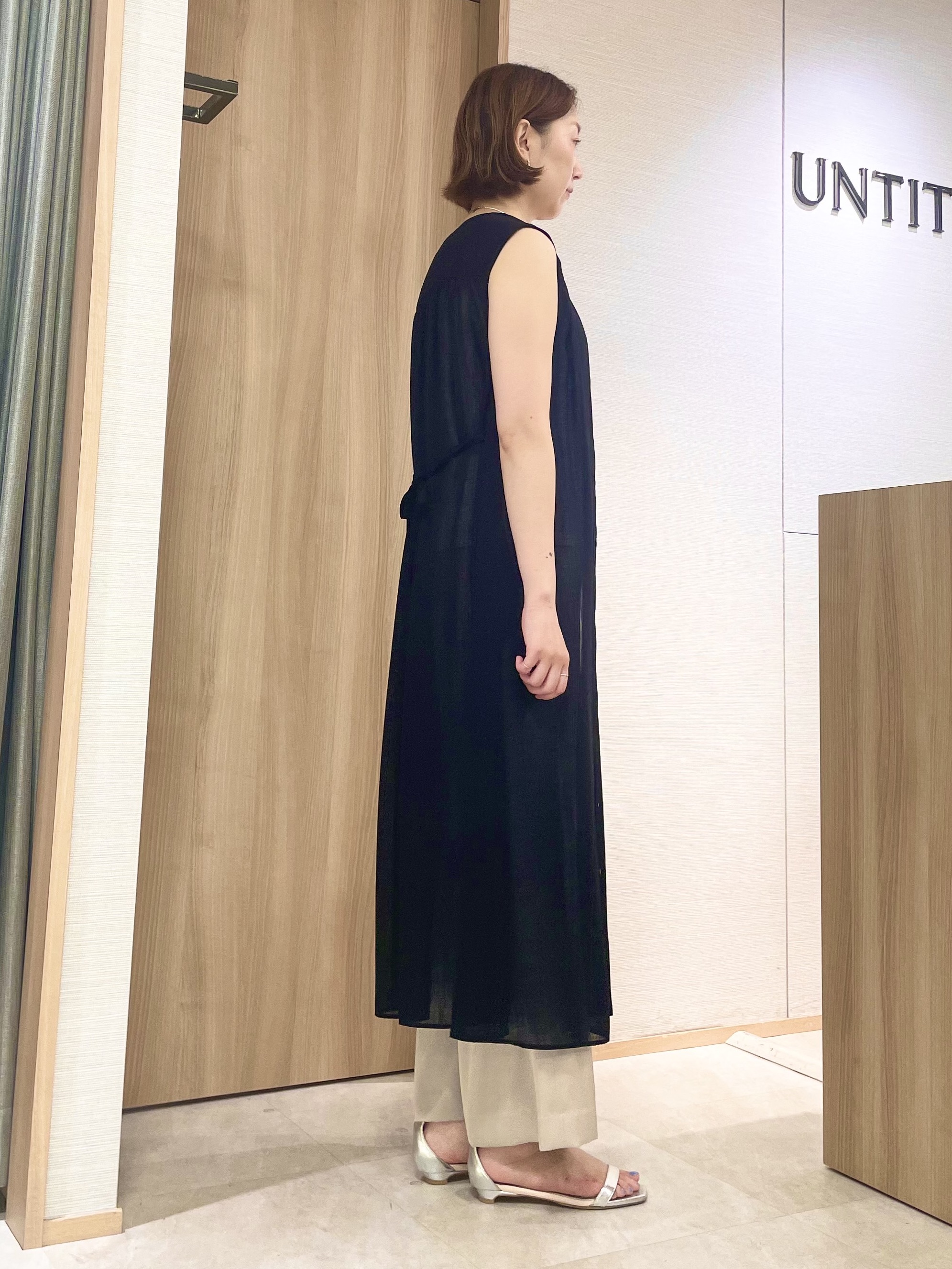 aliceさんの「UNTITLED｜【秋映え/ジレとしても〇】シアーVネックワンピース」を使ったコーディネート