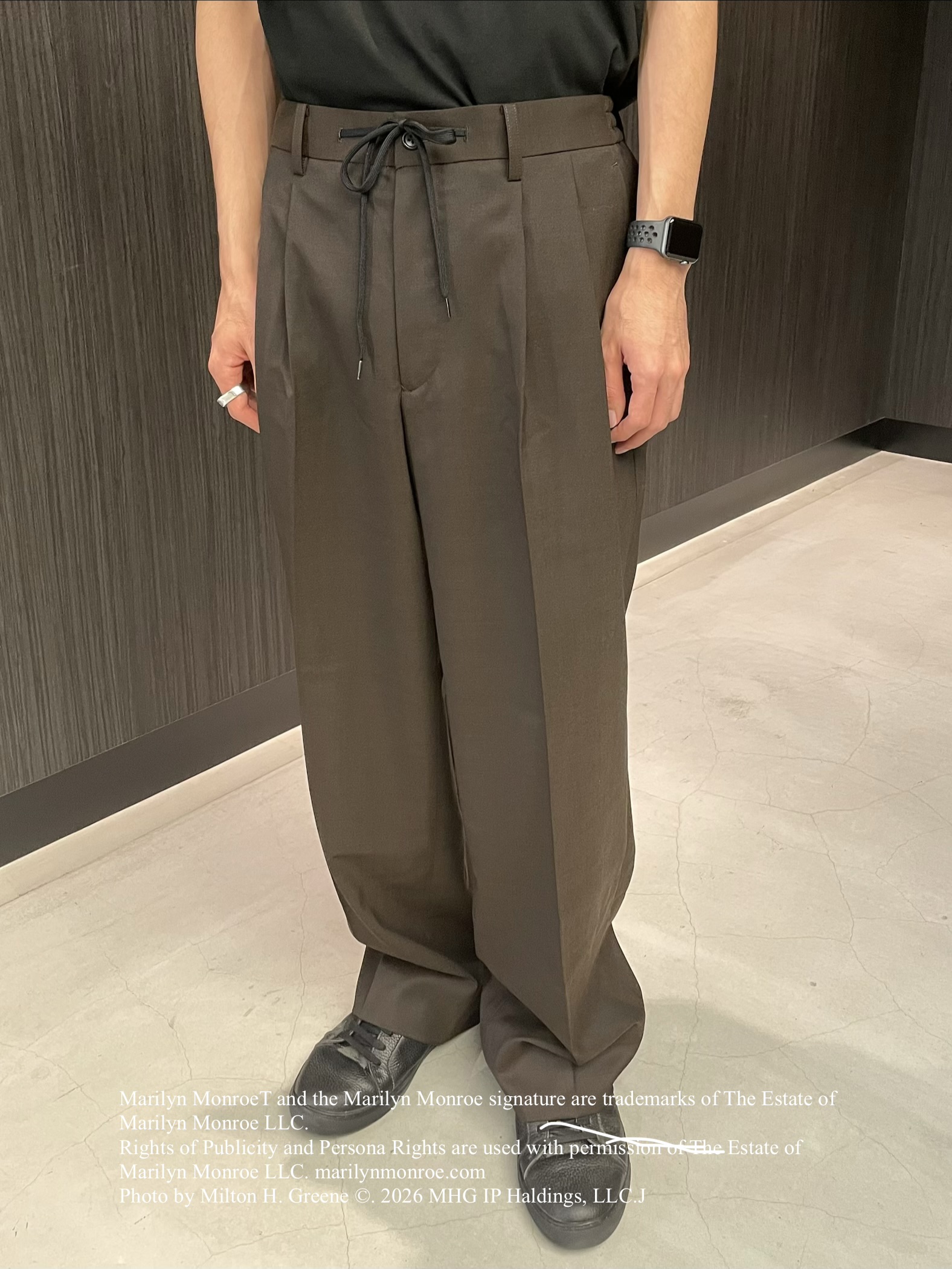 Okdさんの「TAKEO KIKUCHI｜【別注】マリリン・モンロー/フォトTシャツ」を使ったコーディネート