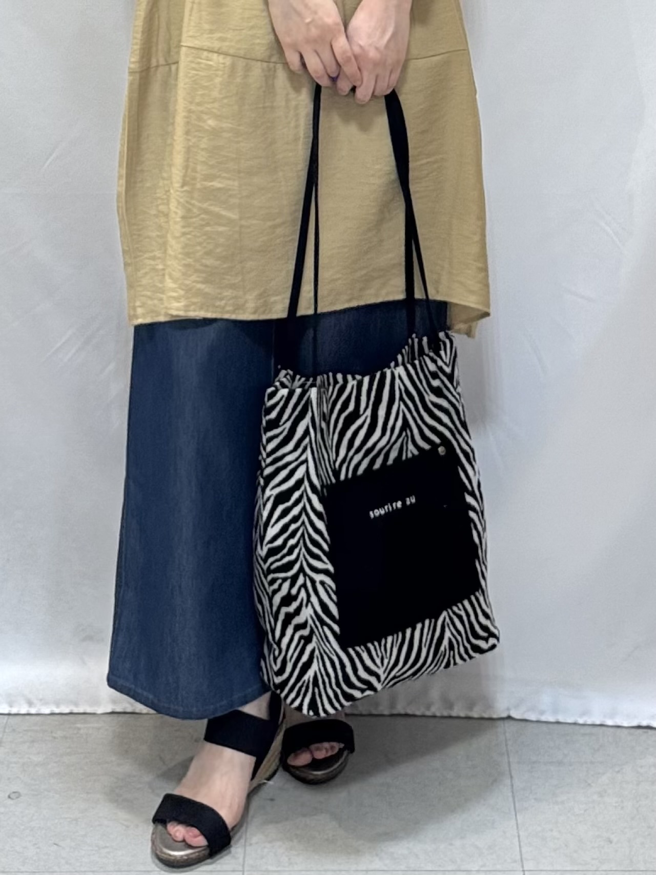 𝐇𝐢𝐫𝐨𝐦𝐢さんの「SHOO･LA･RUE｜【S-LL/洗濯後しわになりにくい】ゆるっと体型カバー 7分袖コクーンチュニック」を使ったコーディネート