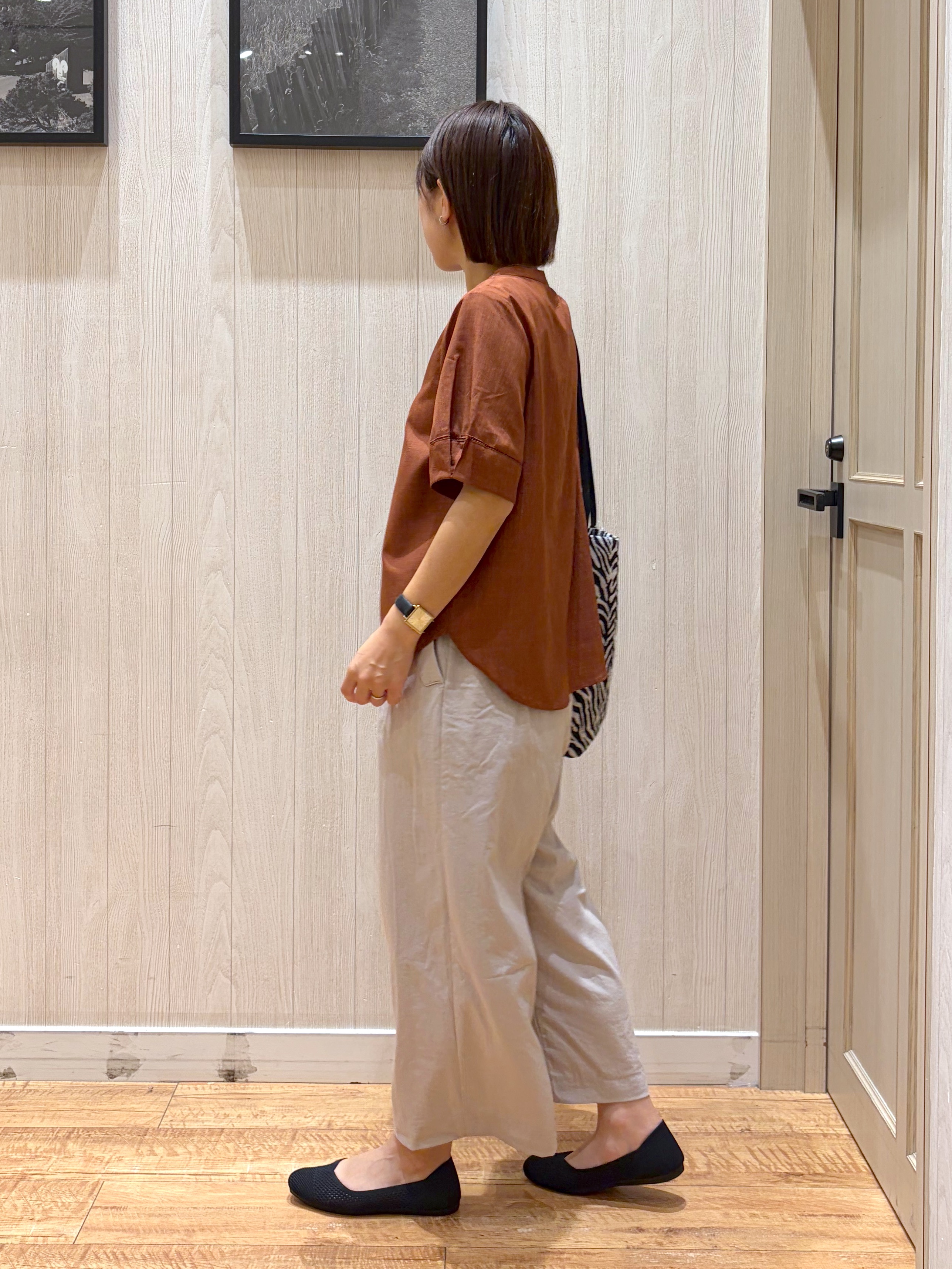 shirayuuuさんの「SHOO･LA･RUE｜【洗濯後しわになりにくい/インせずきまる】シンプルだけど女性らしい 麻調スキッパーブラウス」を使ったコーディネート