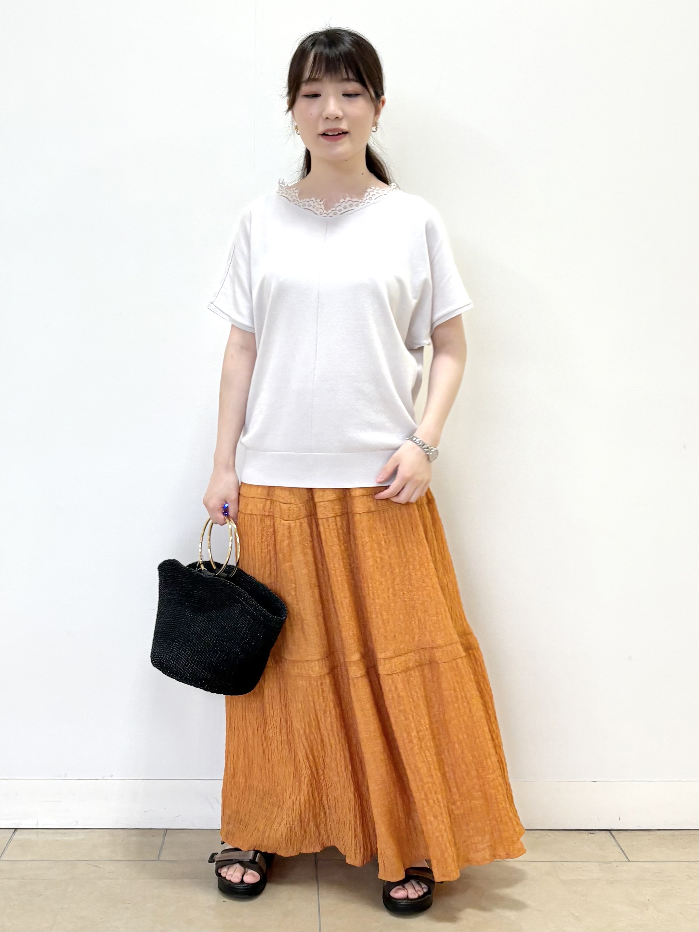 mikiさんの「Reflect｜【二の腕カバー／手洗い可】ネックレース フレンチスリーブニット」を使ったコーディネート