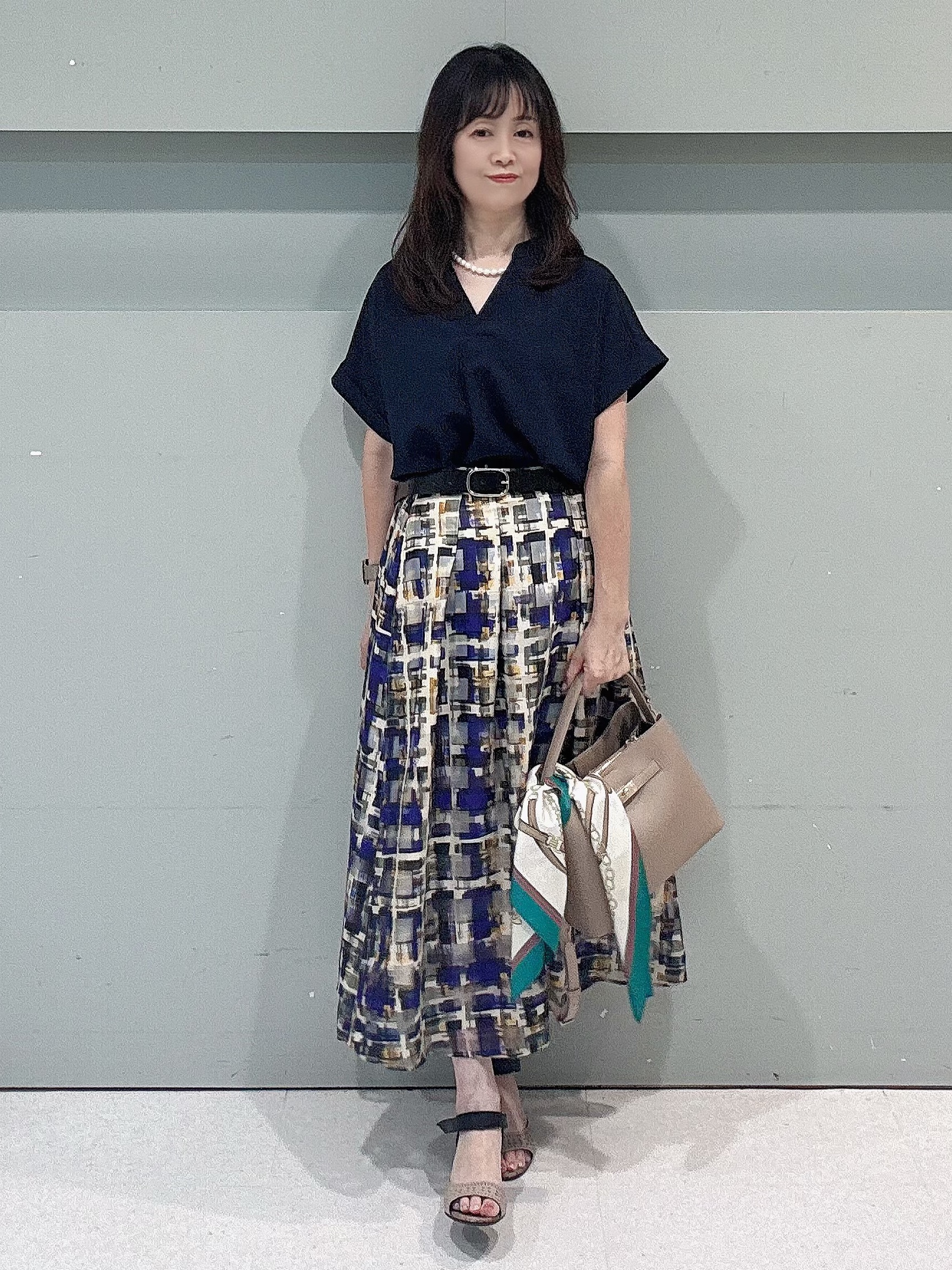 makiさんの「UNTITLED｜【残暑も快適/セットアップ可/接触冷感】エアリークールブラウス」を使ったコーディネート