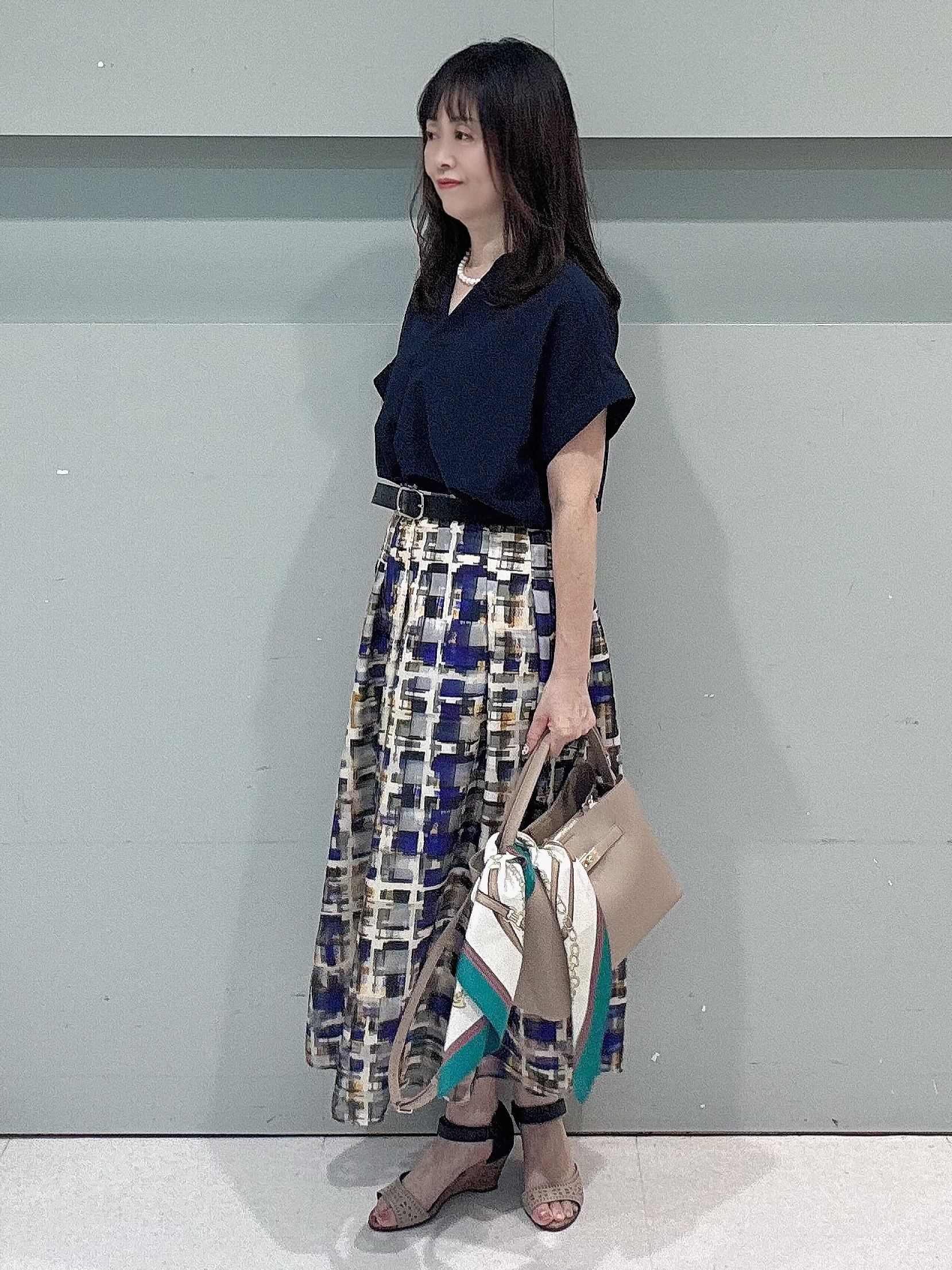 makiさんの「UNTITLED｜【残暑も快適/セットアップ可/接触冷感】エアリークールブラウス」を使ったコーディネート
