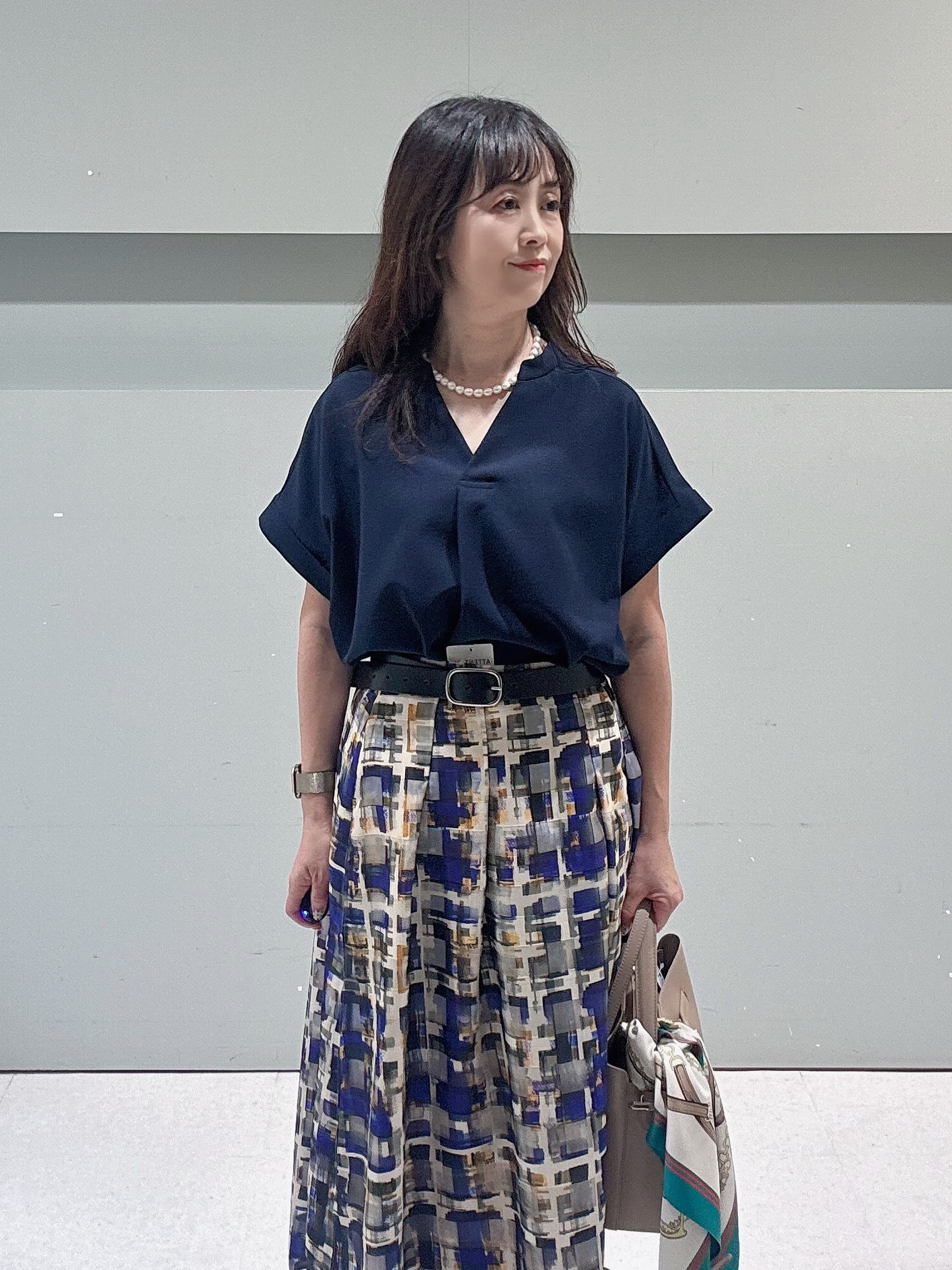 makiさんの「UNTITLED｜【残暑も快適/セットアップ可/接触冷感】エアリークールブラウス」を使ったコーディネート