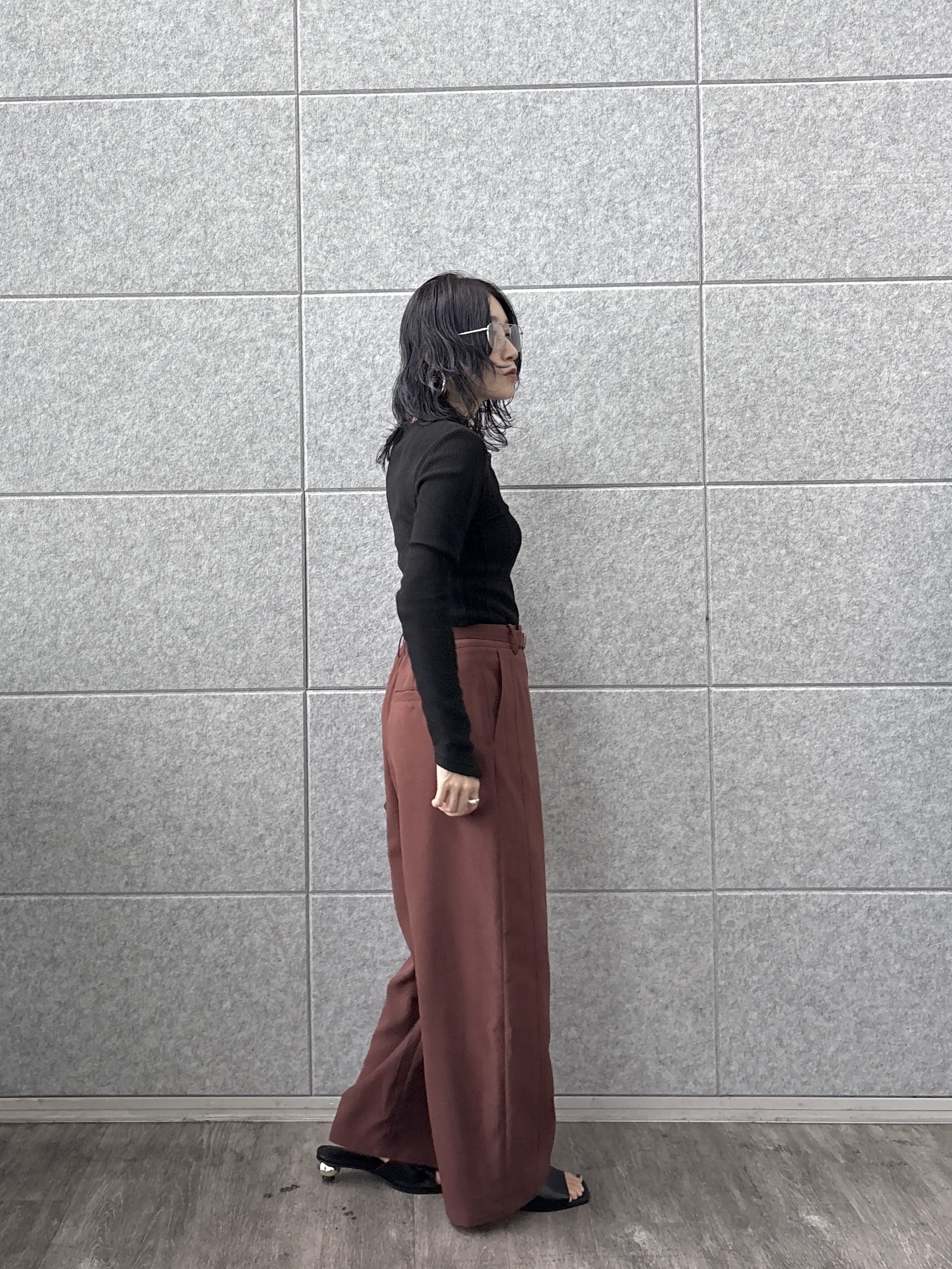kotakiさんの「INDIVI｜ベルト付きバレルパンツ」を使ったコーディネート