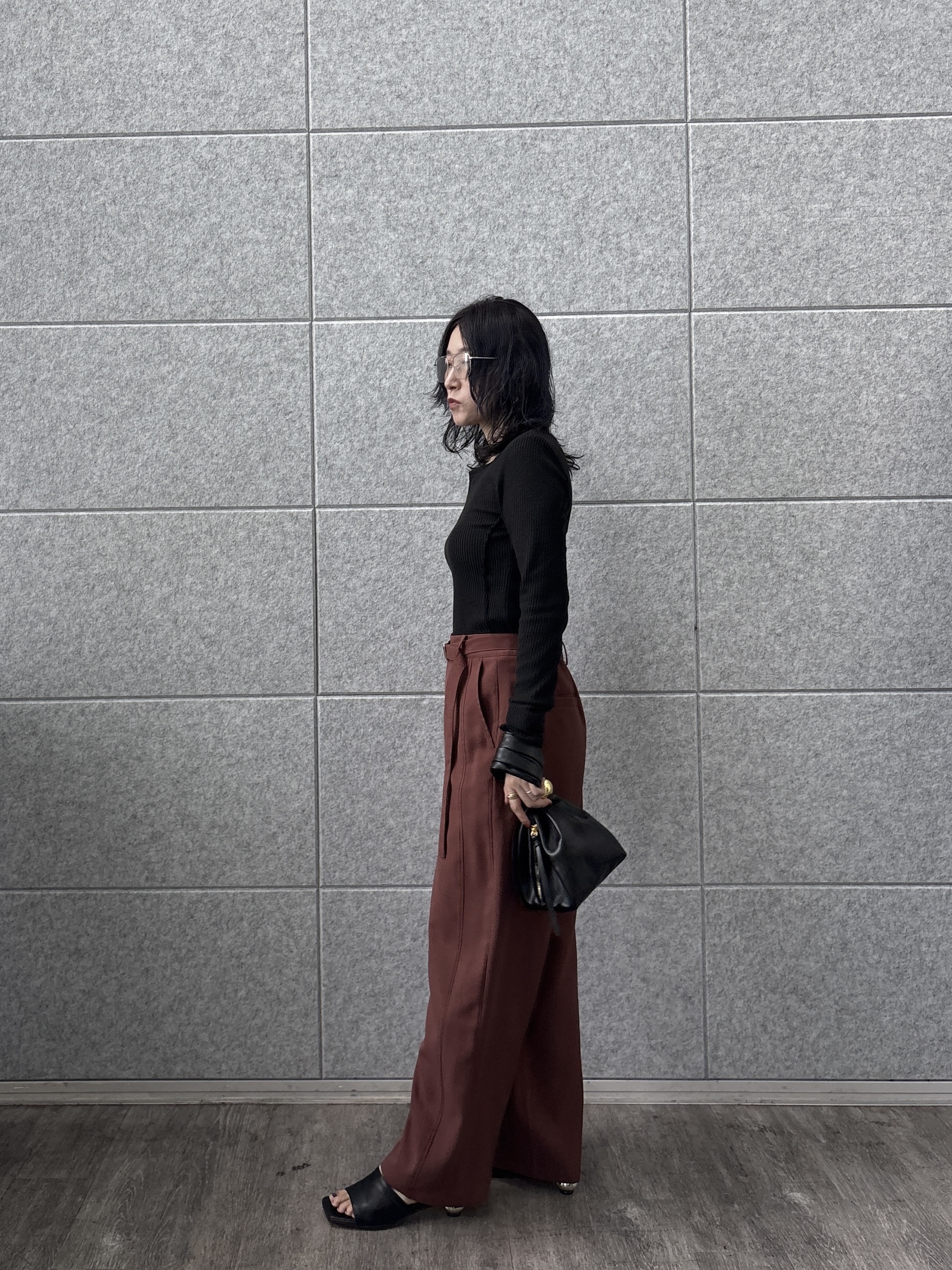 kotakiさんの「INDIVI｜ベルト付きバレルパンツ」を使ったコーディネート