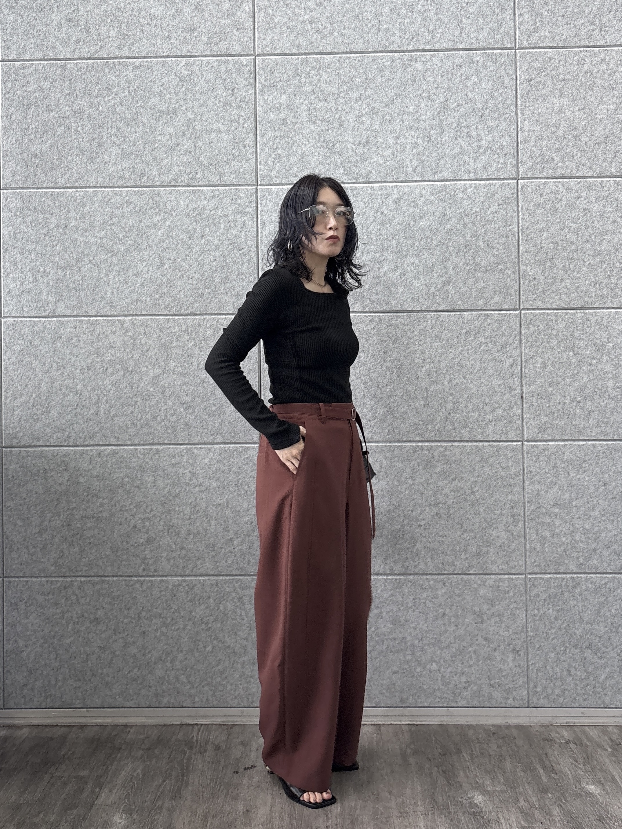 kotakiさんの「INDIVI｜ベルト付きバレルパンツ」を使ったコーディネート