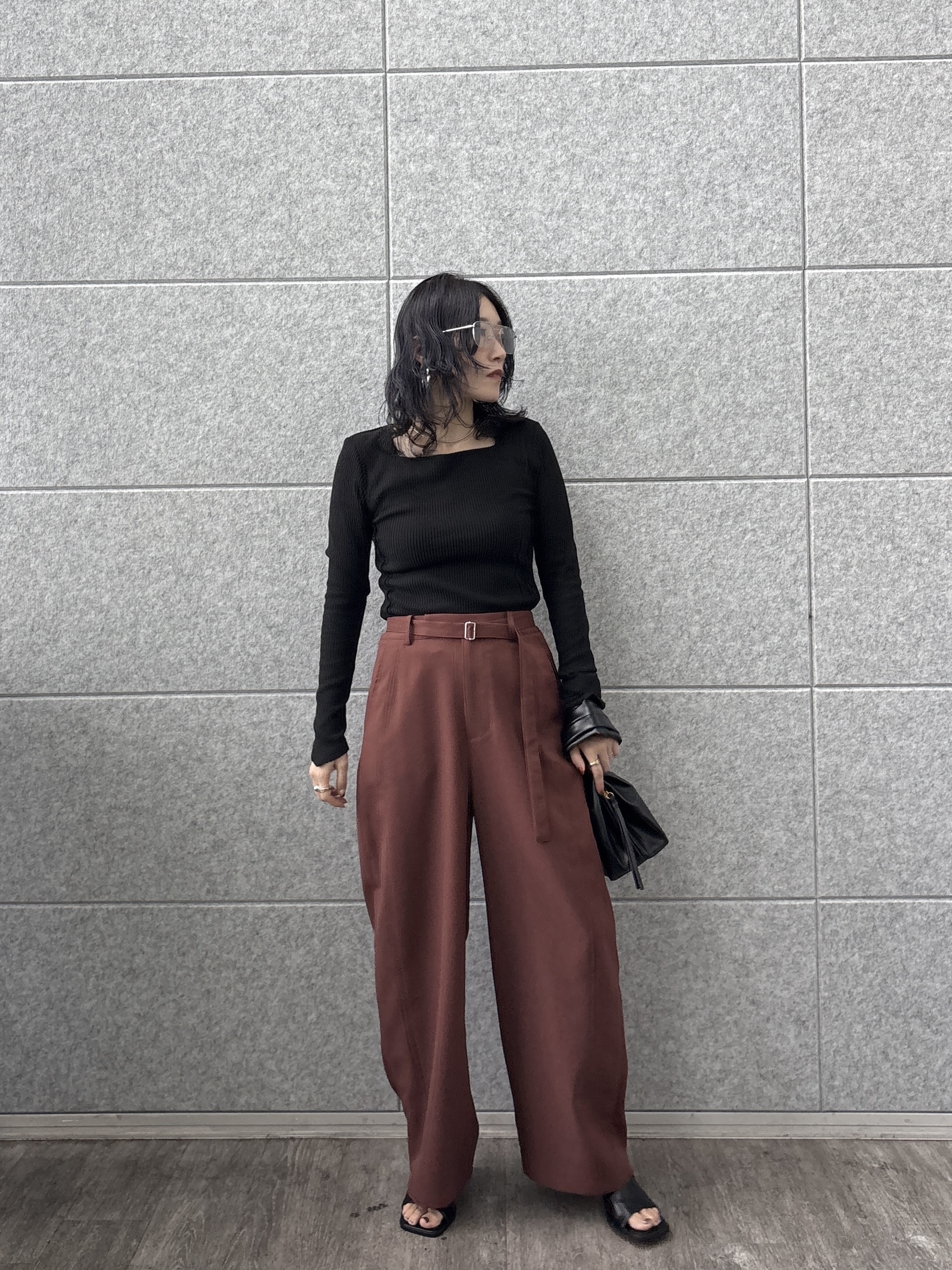 kotakiさんの「INDIVI｜ベルト付きバレルパンツ」を使ったコーディネート