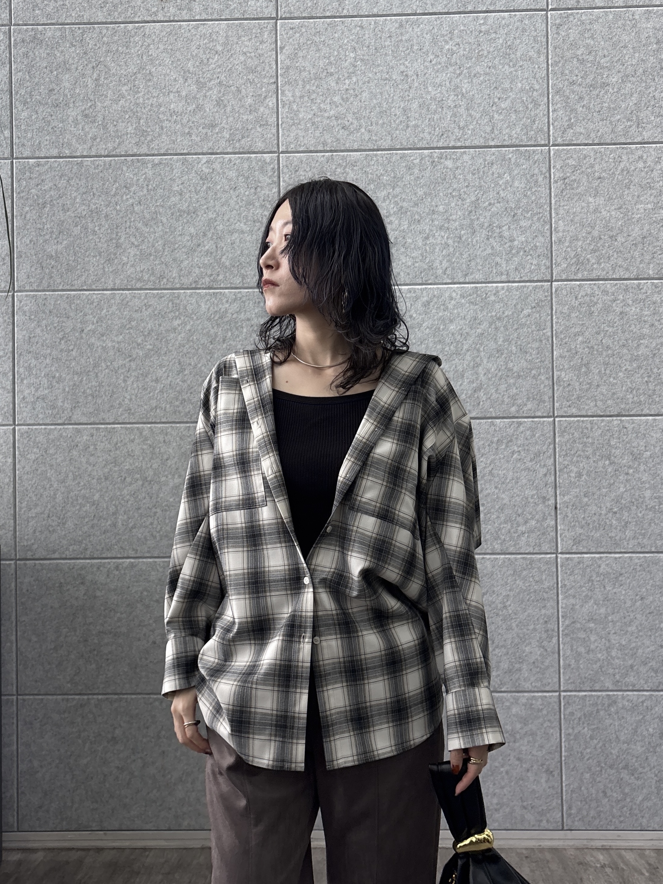 kotakiさんの「INDIVI｜タイムレスフォルムシャツ」を使ったコーディネート