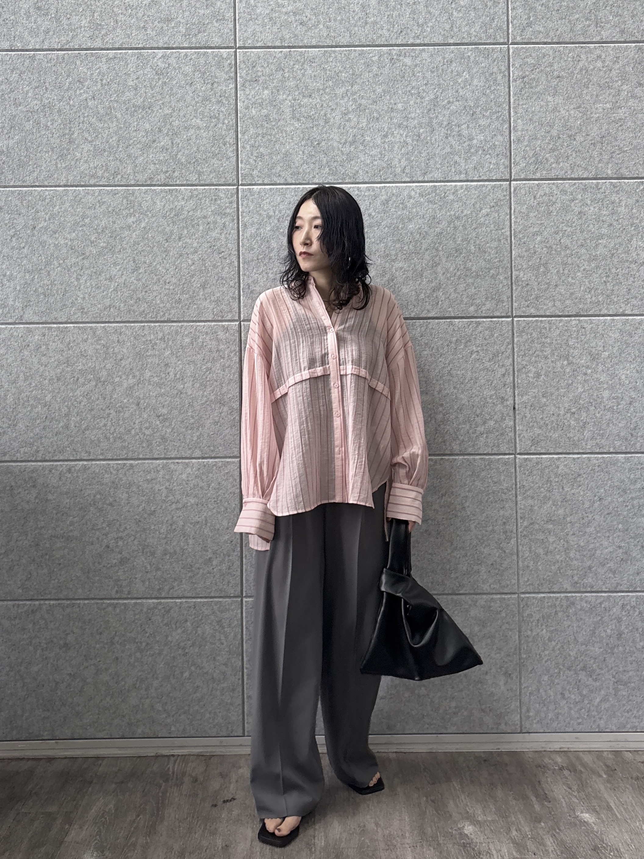 kotakiさんの「INDIVI｜シアーストライプ 切替タックシャツ」を使ったコーディネート