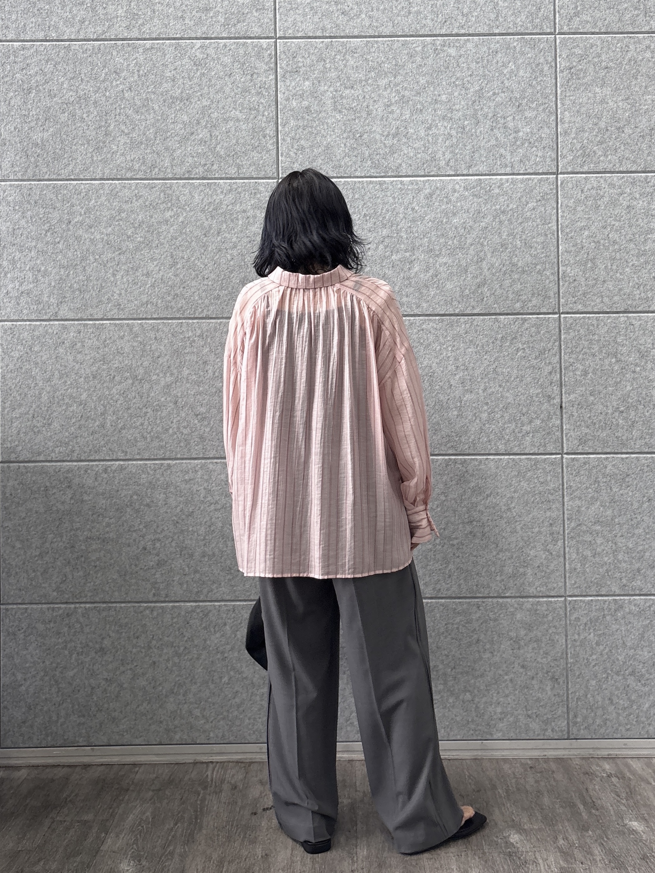 kotakiさんの「INDIVI｜シアーストライプ 切替タックシャツ」を使ったコーディネート
