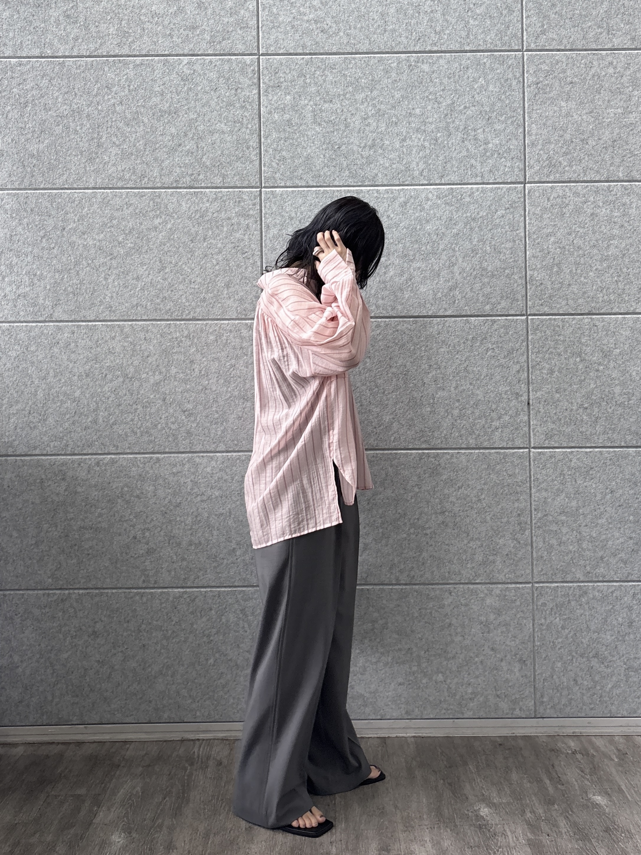 kotakiさんの「INDIVI｜シアーストライプ 切替タックシャツ」を使ったコーディネート