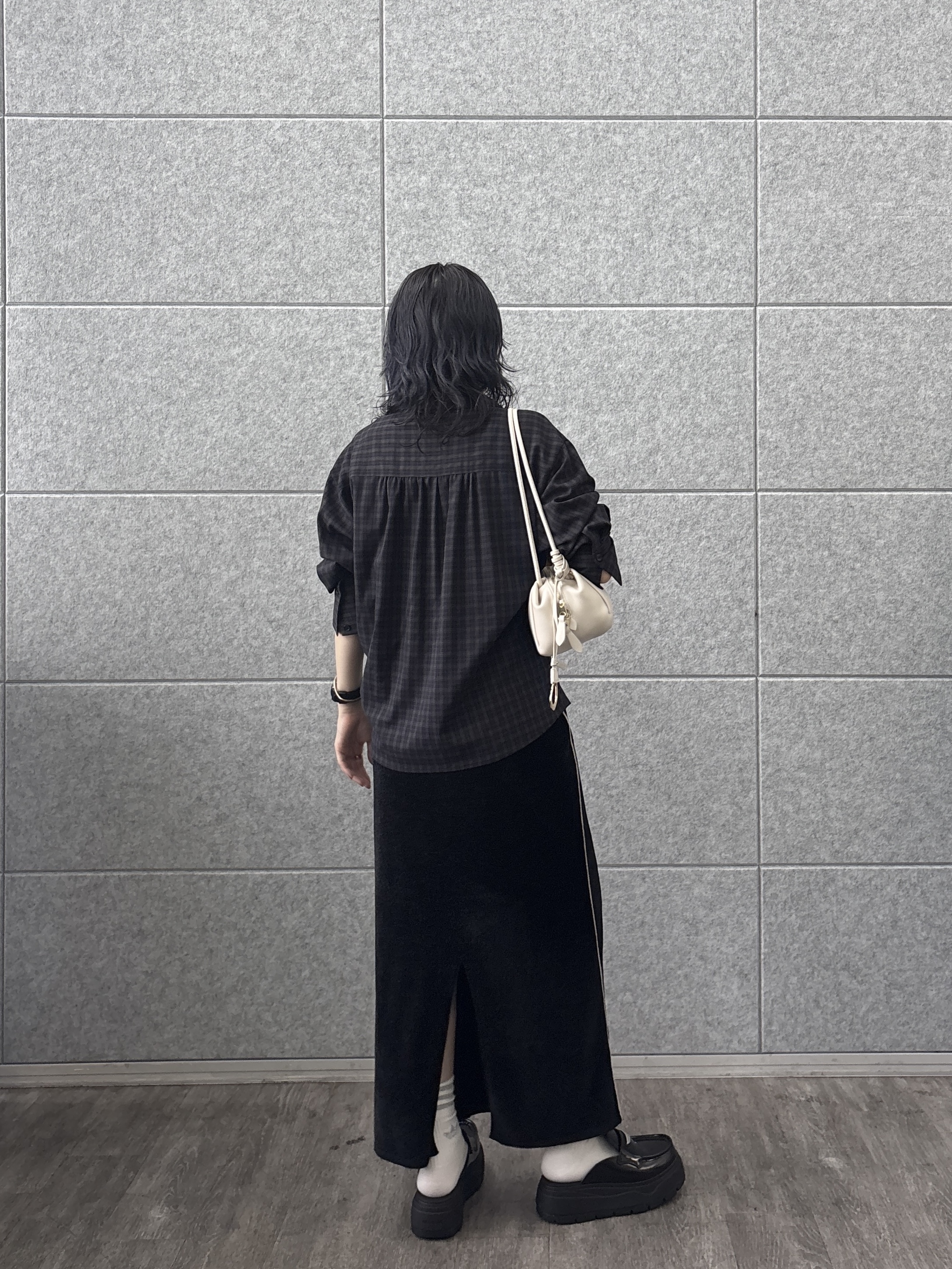 kotakiさんの「INDIVI｜バイアスシャーリングチェックシャツ【LIVE紹介／上枝みどりさん着用】」を使ったコーディネート