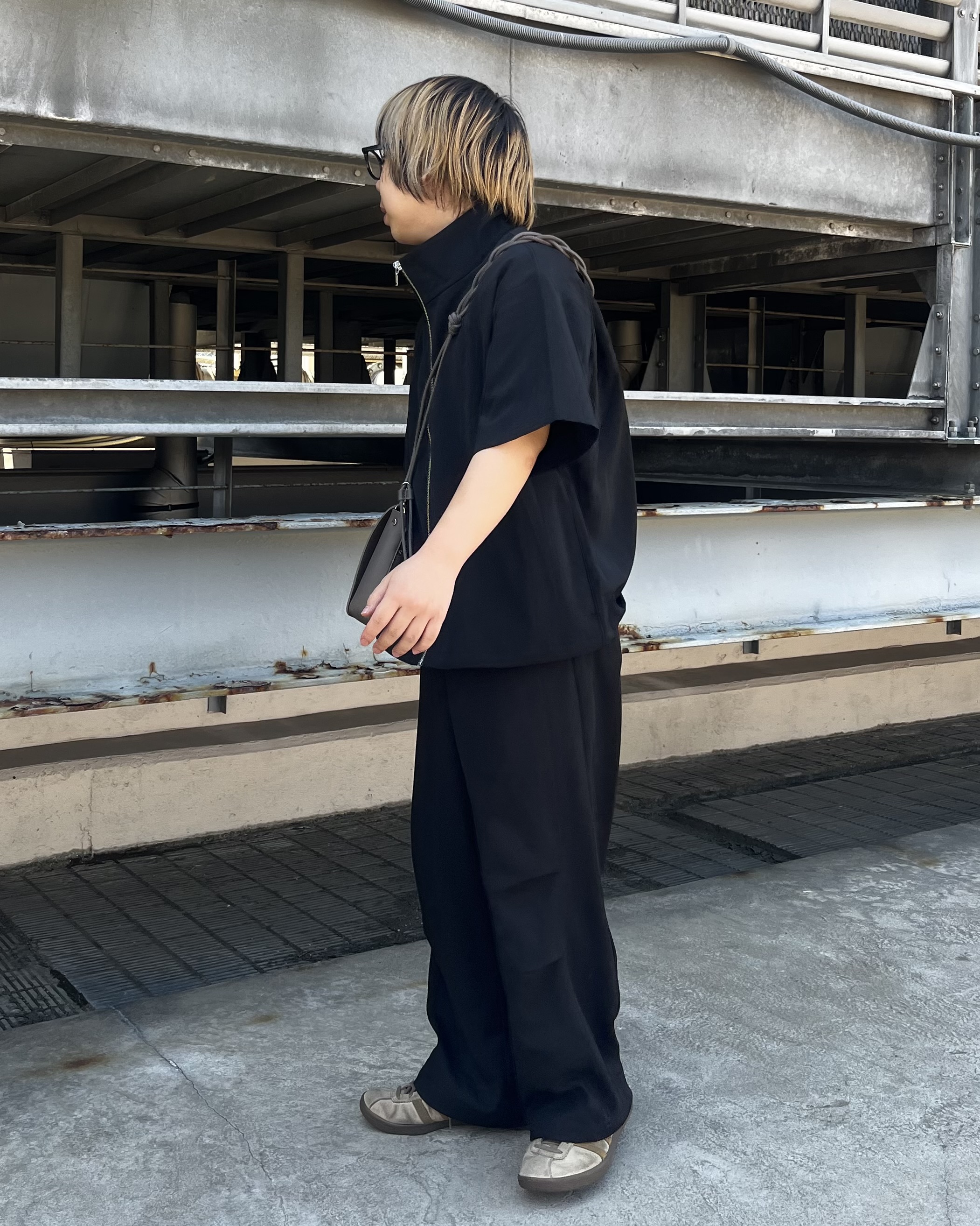 taigaさんの「tk.TAKEO KIKUCHI｜【UVカット／ストレッチ】NEUTRAXシリーズ パラシュートパンツ」を使ったコーディネート