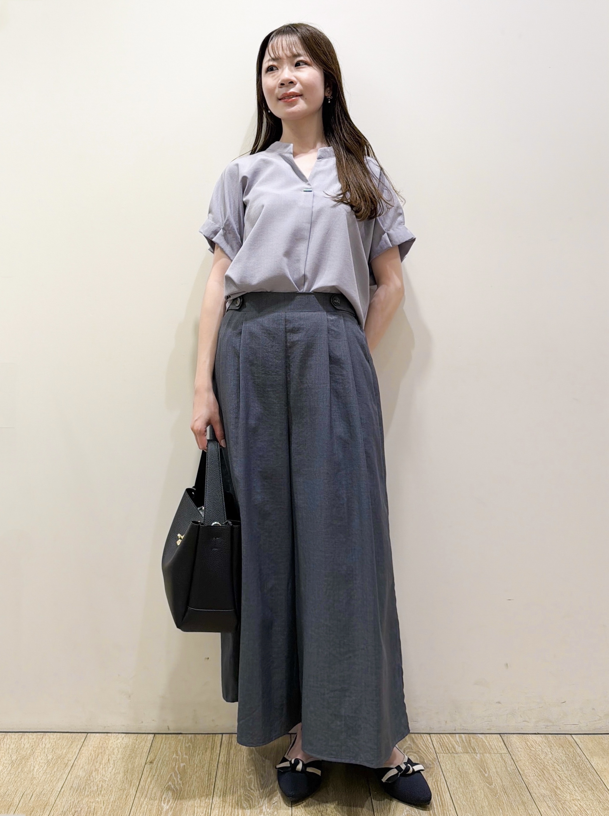 ayaさんの「index｜【接触冷感／吸水速乾】タックスキッパーブラウス《防シワ／イージーアイロン／洗濯機OK／9col》」を使ったコーディネート